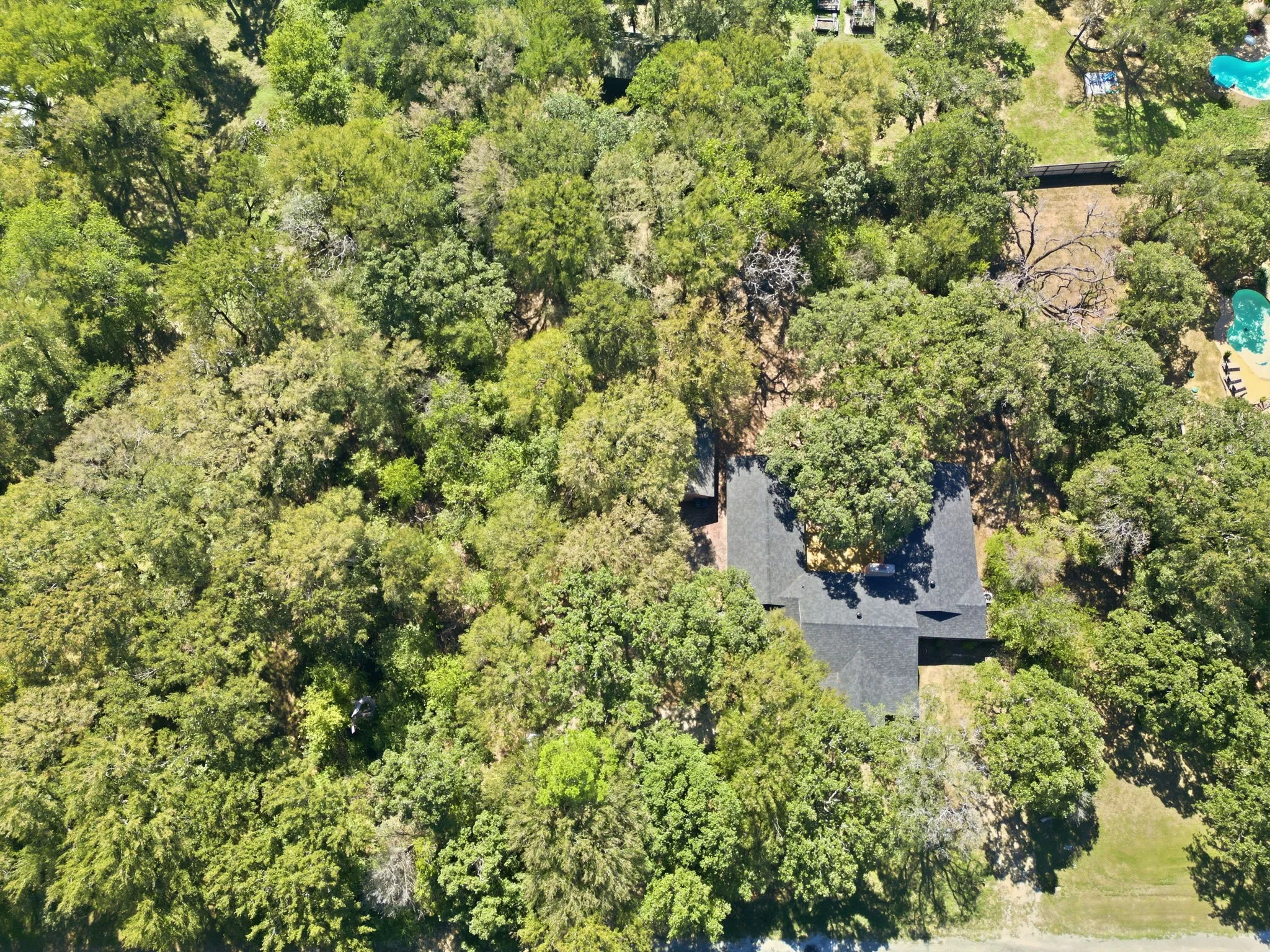 Single Family Residence For Sale in Johnson County , 1004 Lakeview Drive, Joshua, Texas 76058, 3 Bedroom, 3 Bathroom, 2 Garage spaces, 2,408 Sqft, built in 1980, mls#21408176, Real Estate Agent in Joshua, Homes For Sale in Johnson county, Homes For Sale in Joshua, Realtor in Joshua Texas, Real Estate Brokerage Independent Realty Texas, Luminita Cordes Realtor