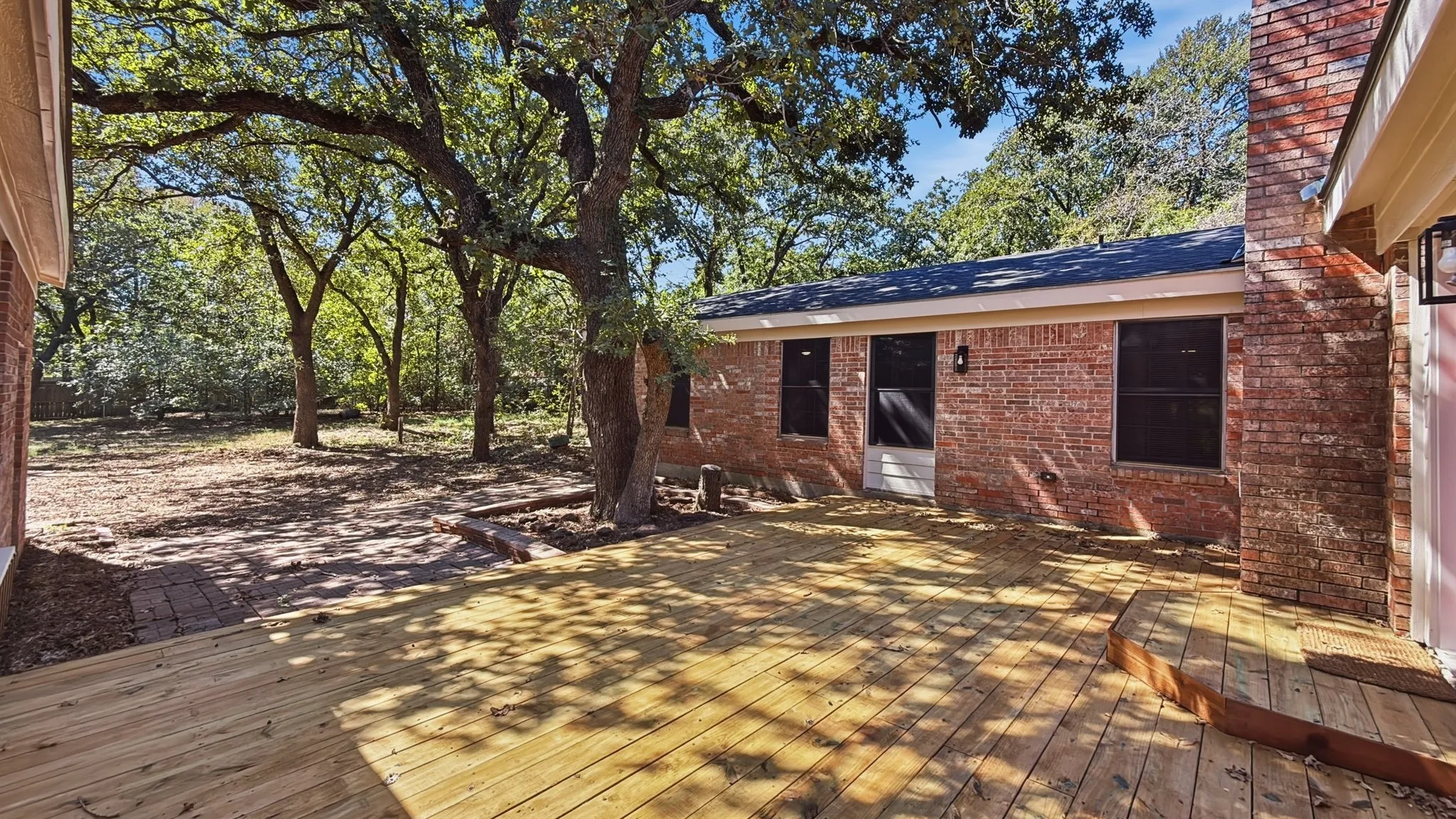 Single Family Residence For Sale in Johnson County , 1004 Lakeview Drive, Joshua, Texas 76058, 3 Bedroom, 3 Bathroom, 2 Garage spaces, 2,408 Sqft, built in 1980, mls#21408176, Real Estate Agent in Joshua, Homes For Sale in Johnson county, Homes For Sale in Joshua, Realtor in Joshua Texas, Real Estate Brokerage Independent Realty Texas, Luminita Cordes Realtor
