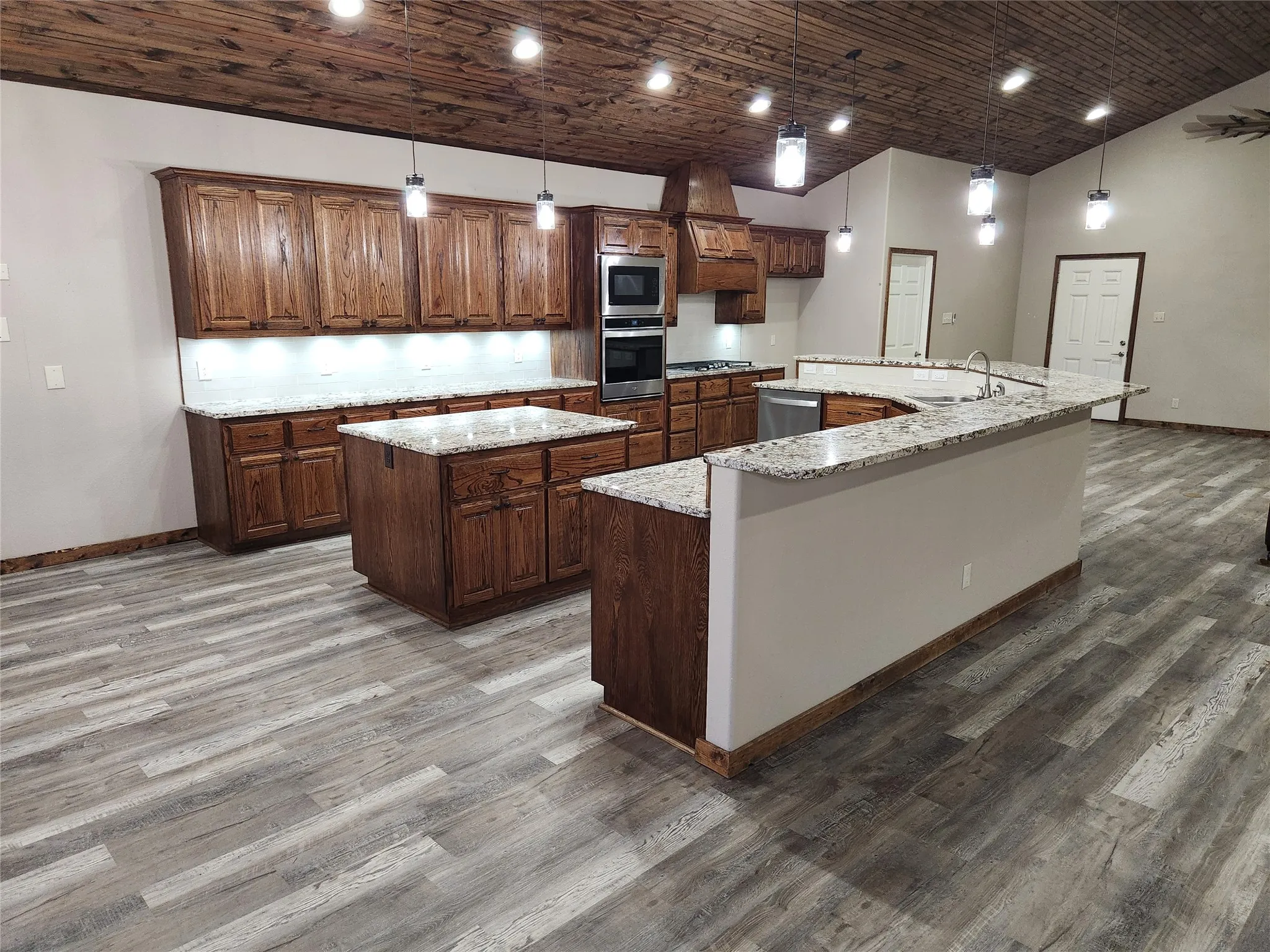 Single Family Residence For Sale in Jones County , 6702 E Lake Road, Abilene, Texas 79601, 4 Bedroom, 3 Bathroom, 2 Garage spaces, 3,000 Sqft, built in 2020, mls#21403243, Real Estate Agent in Abilene, Homes For Sale in Jones county, Homes For Sale in Abilene, Realtor in Abilene Texas, Real Estate Brokerage Independent Realty Texas, Luminita Cordes Realtor