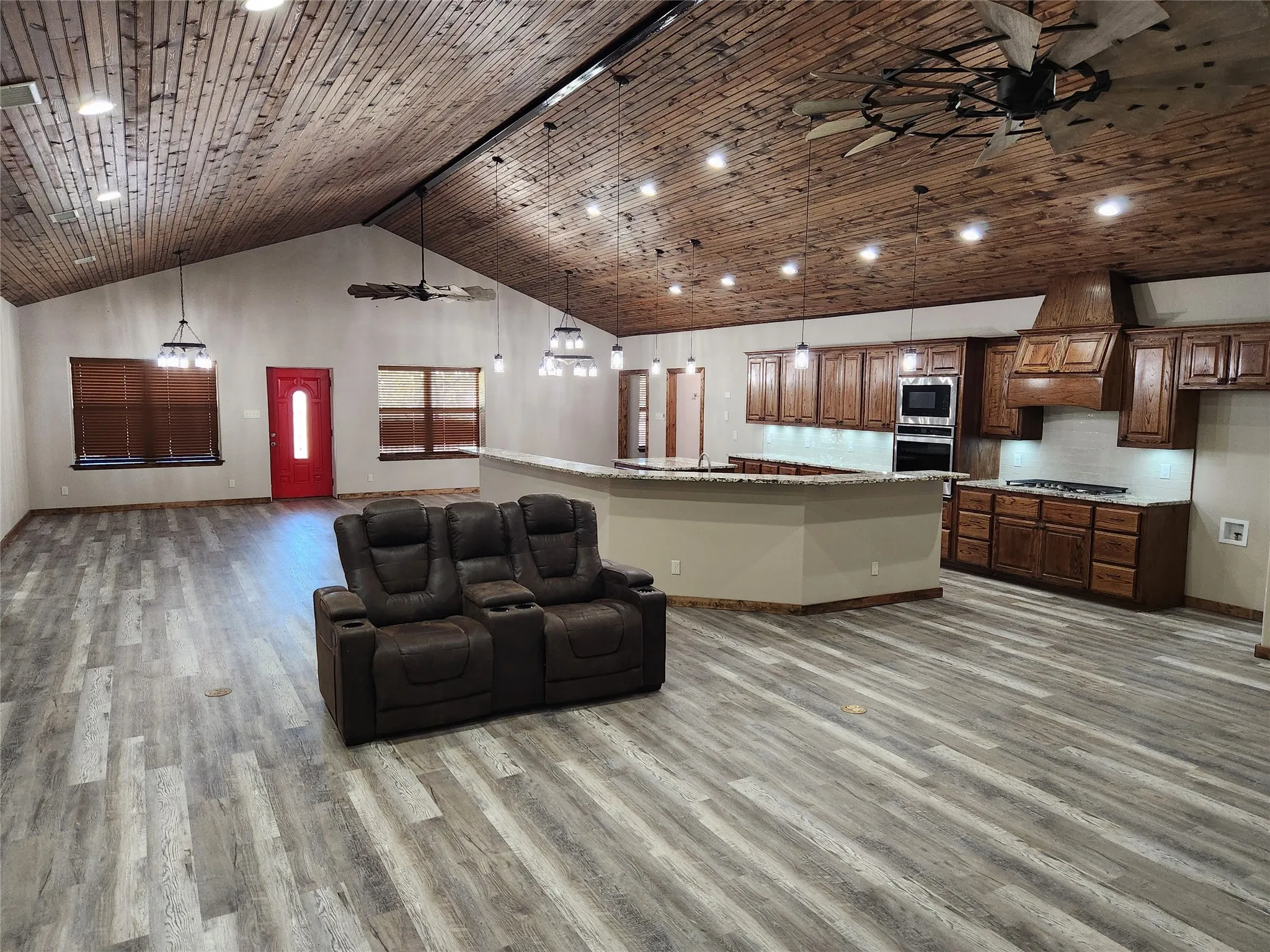 Single Family Residence For Sale in Jones County , 6702 E Lake Road, Abilene, Texas 79601, 4 Bedroom, 3 Bathroom, 2 Garage spaces, 3,000 Sqft, built in 2020, mls#21403243, Real Estate Agent in Abilene, Homes For Sale in Jones county, Homes For Sale in Abilene, Realtor in Abilene Texas, Real Estate Brokerage Independent Realty Texas, Luminita Cordes Realtor
