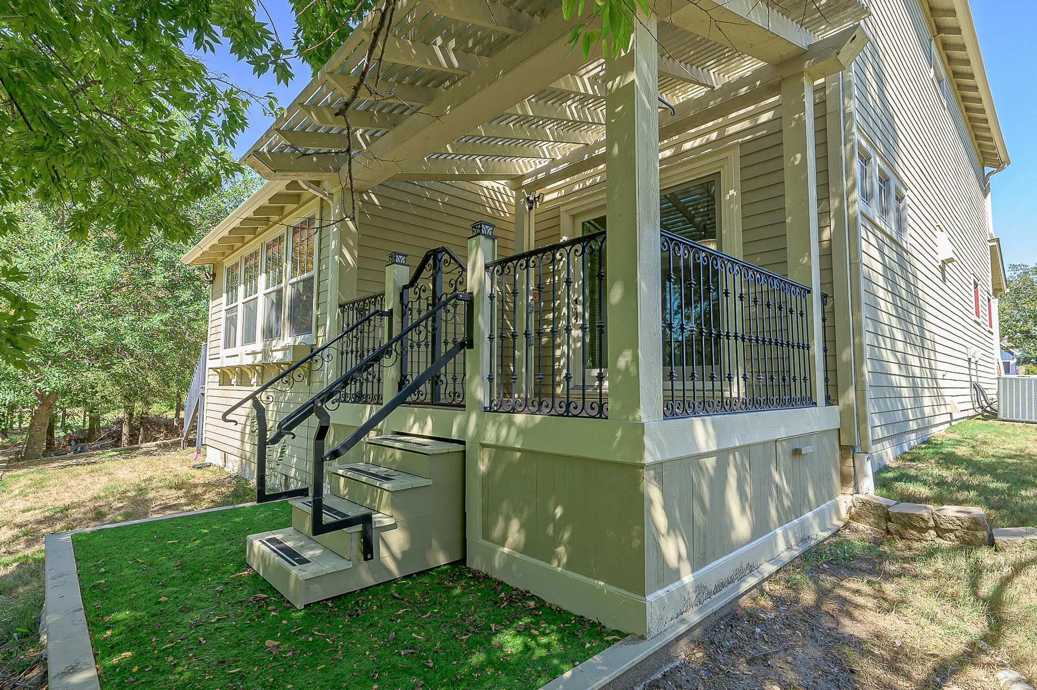 Single Family Residence For Sale in Rockwall County , 1034 Saint Thomas Court, Rockwall, Texas 75087, 4 Bedroom, 4 Bathroom, 2 Garage spaces, 3,380 Sqft, built in 2006, mls#21407968, Real Estate Agent in Rockwall, Homes For Sale in Rockwall county, Homes For Sale in Rockwall, Realtor in Rockwall Texas, Real Estate Brokerage Independent Realty Texas, Luminita Cordes Realtor