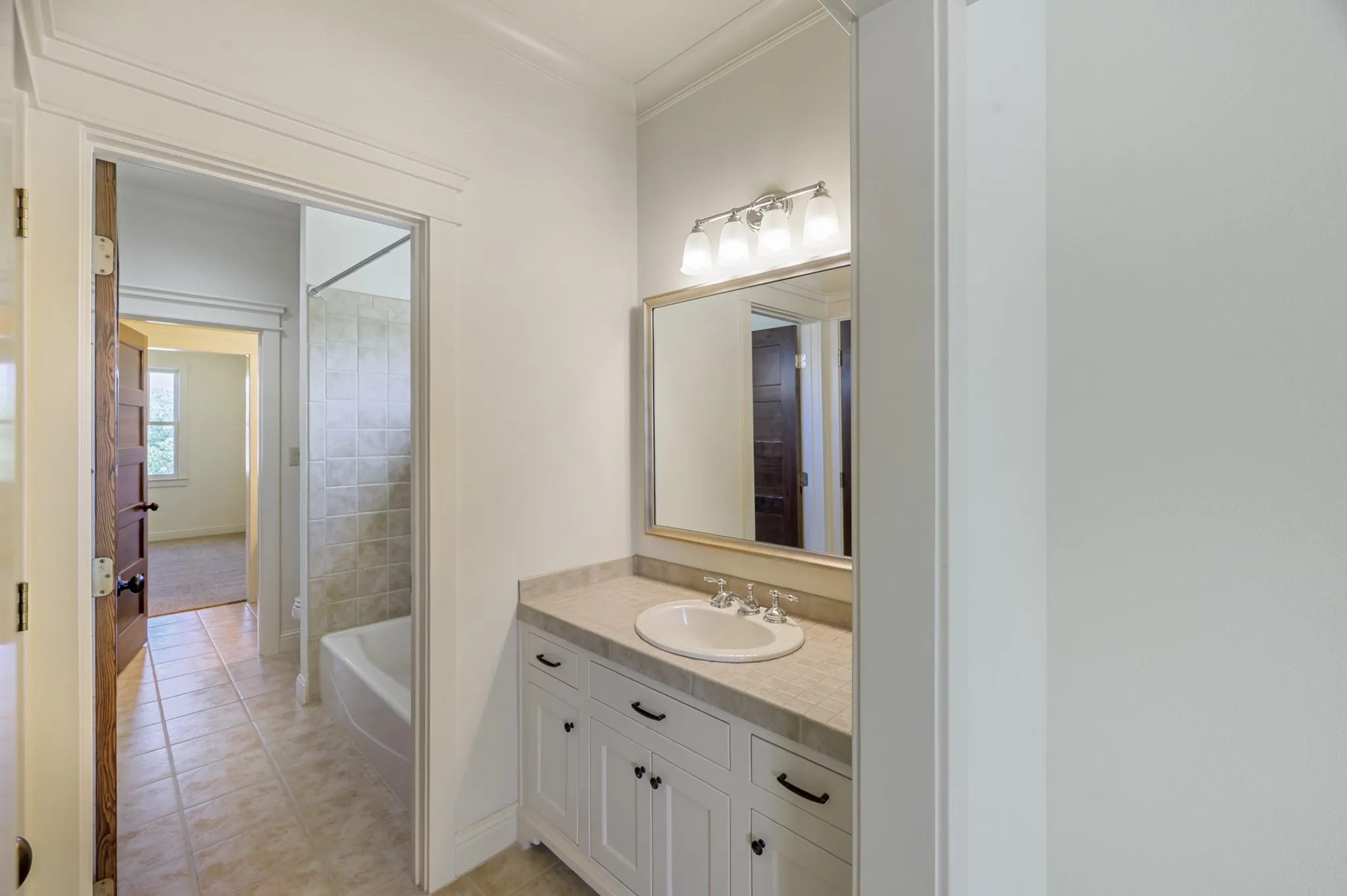 Single Family Residence For Sale in Rockwall County , 1034 Saint Thomas Court, Rockwall, Texas 75087, 4 Bedroom, 4 Bathroom, 2 Garage spaces, 3,380 Sqft, built in 2006, mls#21407968, Real Estate Agent in Rockwall, Homes For Sale in Rockwall county, Homes For Sale in Rockwall, Realtor in Rockwall Texas, Real Estate Brokerage Independent Realty Texas, Luminita Cordes Realtor