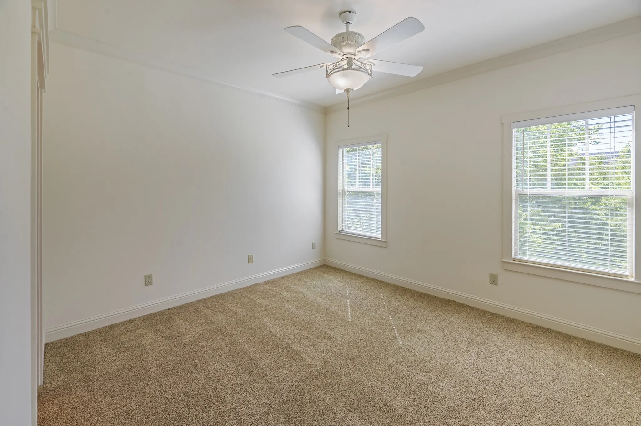 Single Family Residence For Sale in Rockwall County , 1034 Saint Thomas Court, Rockwall, Texas 75087, 4 Bedroom, 4 Bathroom, 2 Garage spaces, 3,380 Sqft, built in 2006, mls#21407968, Real Estate Agent in Rockwall, Homes For Sale in Rockwall county, Homes For Sale in Rockwall, Realtor in Rockwall Texas, Real Estate Brokerage Independent Realty Texas, Luminita Cordes Realtor