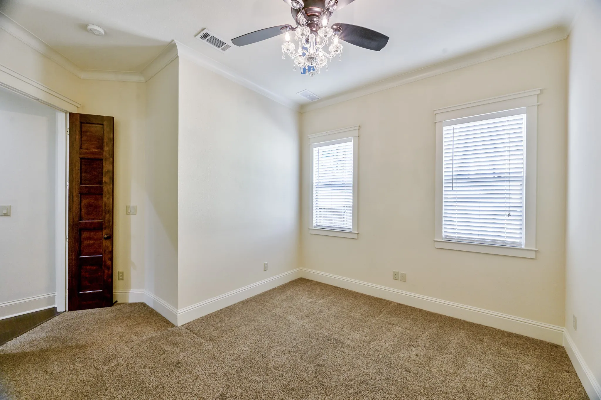 Single Family Residence For Sale in Rockwall County , 1034 Saint Thomas Court, Rockwall, Texas 75087, 4 Bedroom, 4 Bathroom, 2 Garage spaces, 3,380 Sqft, built in 2006, mls#21407968, Real Estate Agent in Rockwall, Homes For Sale in Rockwall county, Homes For Sale in Rockwall, Realtor in Rockwall Texas, Real Estate Brokerage Independent Realty Texas, Luminita Cordes Realtor