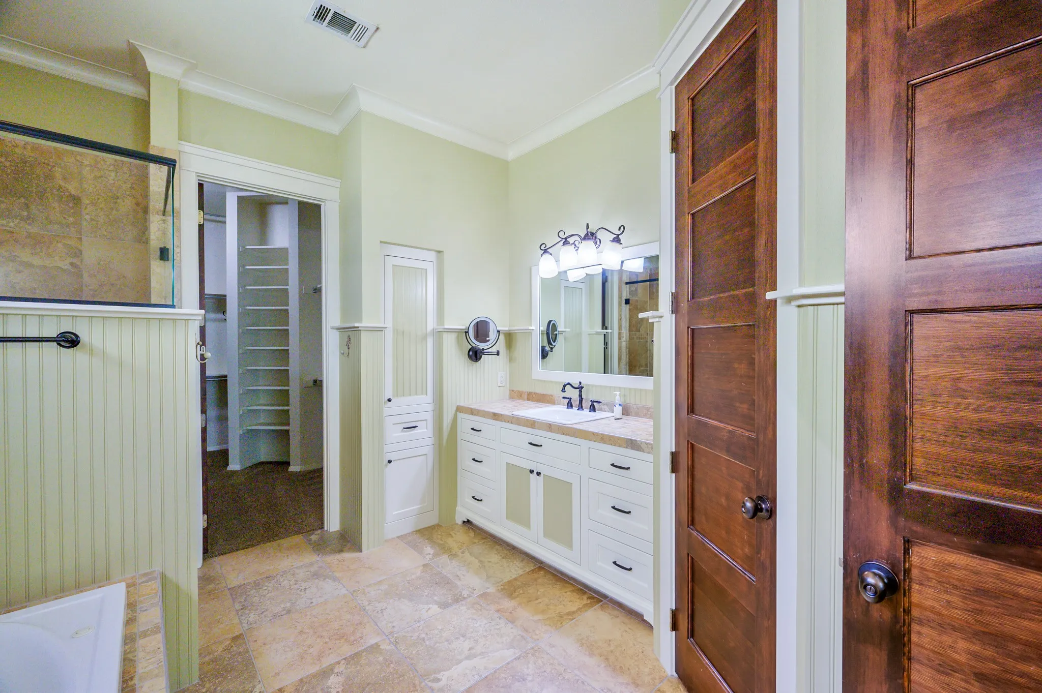 Single Family Residence For Sale in Rockwall County , 1034 Saint Thomas Court, Rockwall, Texas 75087, 4 Bedroom, 4 Bathroom, 2 Garage spaces, 3,380 Sqft, built in 2006, mls#21407968, Real Estate Agent in Rockwall, Homes For Sale in Rockwall county, Homes For Sale in Rockwall, Realtor in Rockwall Texas, Real Estate Brokerage Independent Realty Texas, Luminita Cordes Realtor