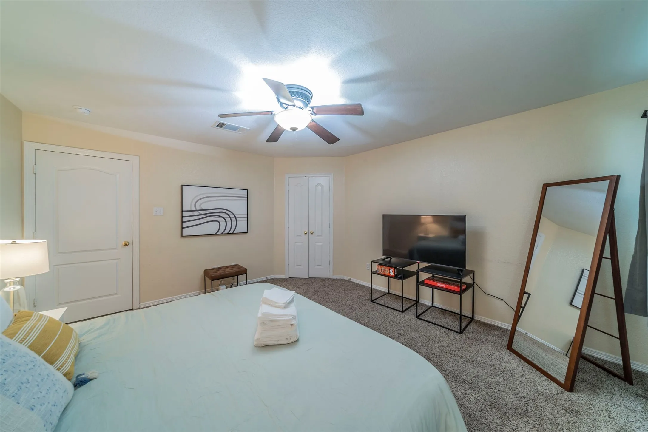 Single Family Residence For Sale in Johnson County , 421 Oxford Street, Burleson, Texas 76028, 4 Bedroom, 2 Bathroom, 2 Garage spaces, 1,671 Sqft, built in 2004, mls#21408537, Real Estate Agent in Burleson, Homes For Sale in Johnson county, Homes For Sale in Burleson, Realtor in Burleson Texas, Real Estate Brokerage Independent Realty Texas, Luminita Cordes Realtor