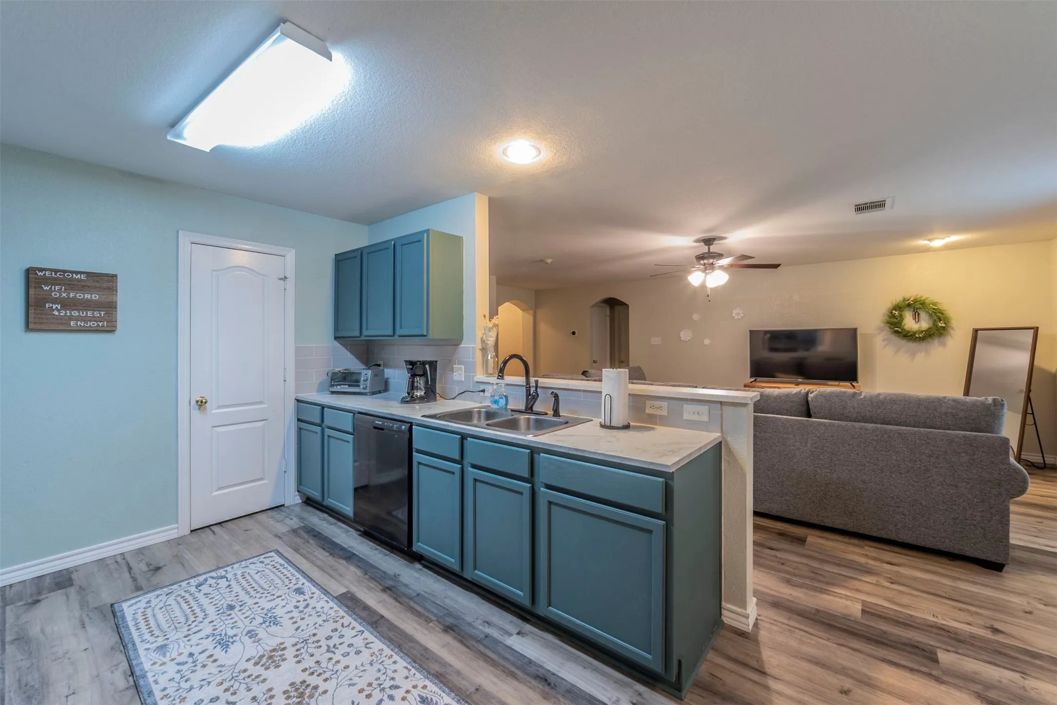 Single Family Residence For Sale in Johnson County , 421 Oxford Street, Burleson, Texas 76028, 4 Bedroom, 2 Bathroom, 2 Garage spaces, 1,671 Sqft, built in 2004, mls#21408537, Real Estate Agent in Burleson, Homes For Sale in Johnson county, Homes For Sale in Burleson, Realtor in Burleson Texas, Real Estate Brokerage Independent Realty Texas, Luminita Cordes Realtor