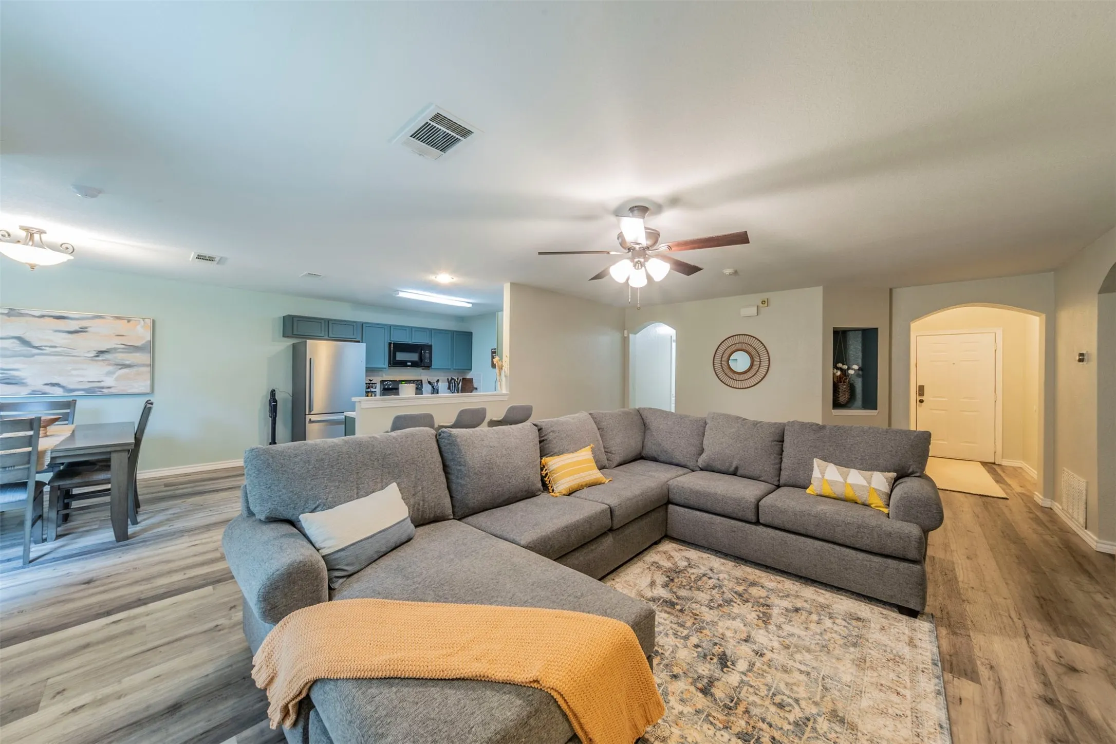 Single Family Residence For Sale in Johnson County , 421 Oxford Street, Burleson, Texas 76028, 4 Bedroom, 2 Bathroom, 2 Garage spaces, 1,671 Sqft, built in 2004, mls#21408537, Real Estate Agent in Burleson, Homes For Sale in Johnson county, Homes For Sale in Burleson, Realtor in Burleson Texas, Real Estate Brokerage Independent Realty Texas, Luminita Cordes Realtor