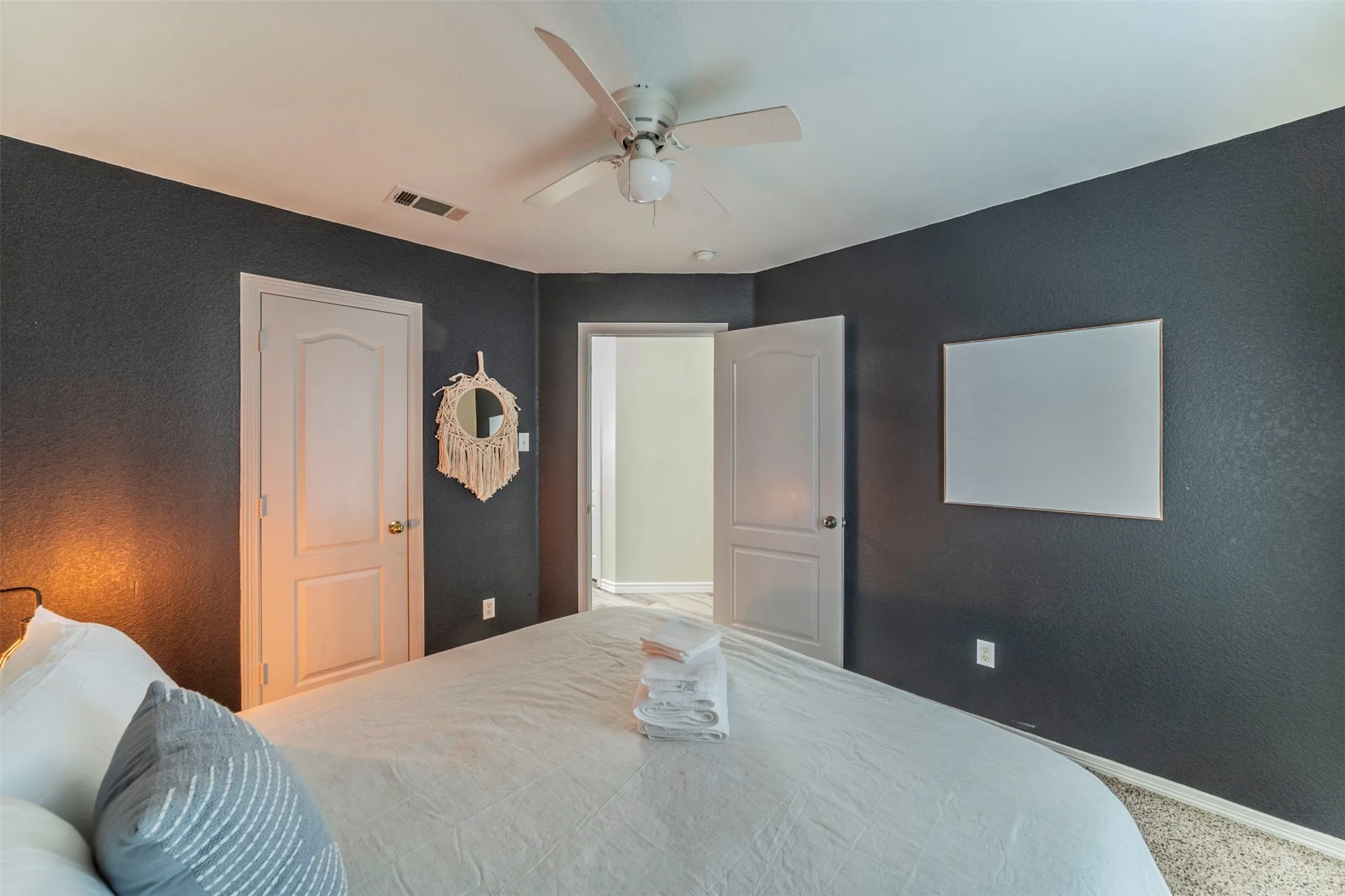 Single Family Residence For Sale in Johnson County , 421 Oxford Street, Burleson, Texas 76028, 4 Bedroom, 2 Bathroom, 2 Garage spaces, 1,671 Sqft, built in 2004, mls#21408537, Real Estate Agent in Burleson, Homes For Sale in Johnson county, Homes For Sale in Burleson, Realtor in Burleson Texas, Real Estate Brokerage Independent Realty Texas, Luminita Cordes Realtor