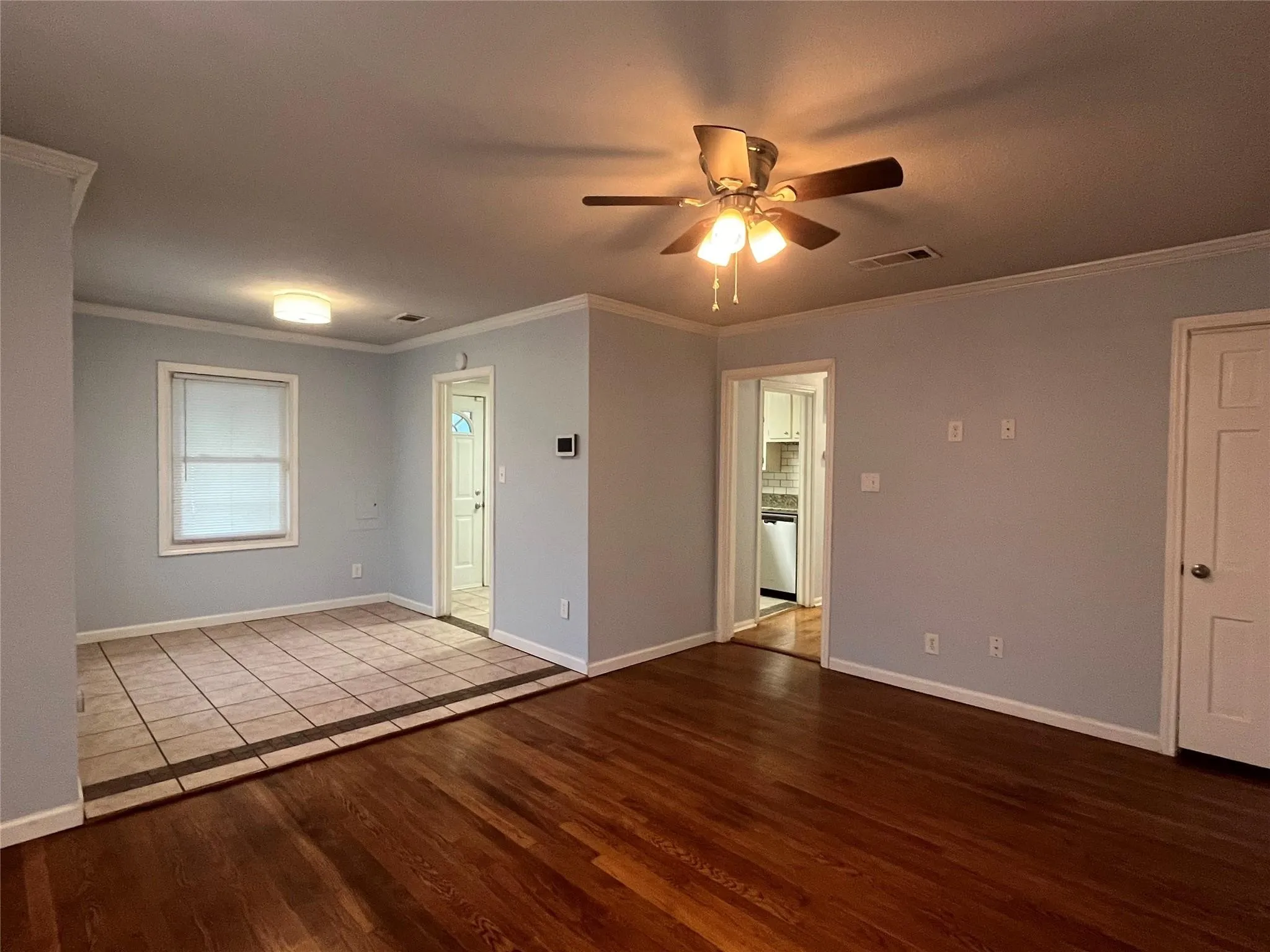 Single Family Residence For Sale in Tarrant County , 4816 Sherwood Drive, River Oaks, Texas 76114, 2 Bedroom, 1 Bathroom, Garage spaces, 1,030 Sqft, built in 1943, mls#21398703, Real Estate Agent in River Oaks, Homes For Sale in Tarrant county, Homes For Sale in River Oaks, Realtor in River Oaks Texas, Real Estate Brokerage Independent Realty Texas, Luminita Cordes Realtor