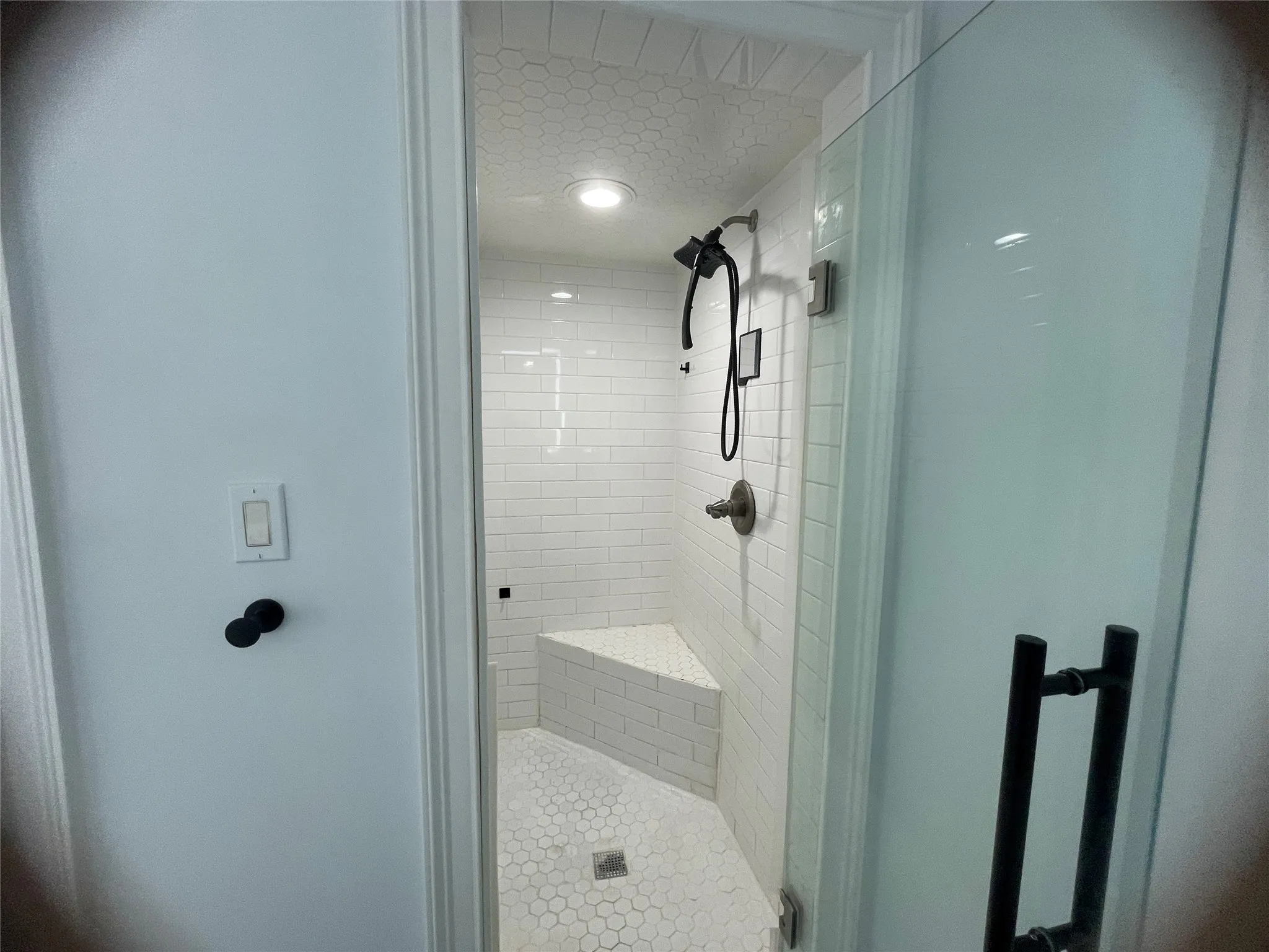 Single Family Residence For Rent in Dallas County , 12112 Cross Creek Drive, Dallas, Texas 75243, 3 Bedroom, 3 Bathroom, 2 Garage spaces, 2,597 Sqft, built in 1979, mls#21408527, Real Estate Agent in Dallas, Homes For Rent in Dallas county, Homes For Rent in Dallas, Realtor in Dallas Texas, Real Estate Brokerage Independent Realty Texas, Luminita Cordes Realtor