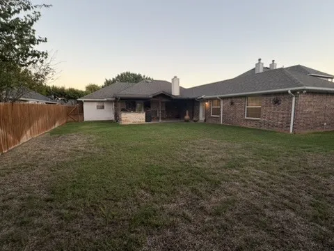 Single Family Residence For Rent in Dallas County , 7905 Park Lane, Rowlett, Texas 75089, 3 Bedroom, 3 Bathroom, 2 Garage spaces, 2,103 Sqft, built in 1997, mls#21407772, Real Estate Agent in Rowlett, Homes For Rent in Dallas county, Homes For Rent in Rowlett, Realtor in Rowlett Texas, Real Estate Brokerage Independent Realty Texas, Luminita Cordes Realtor