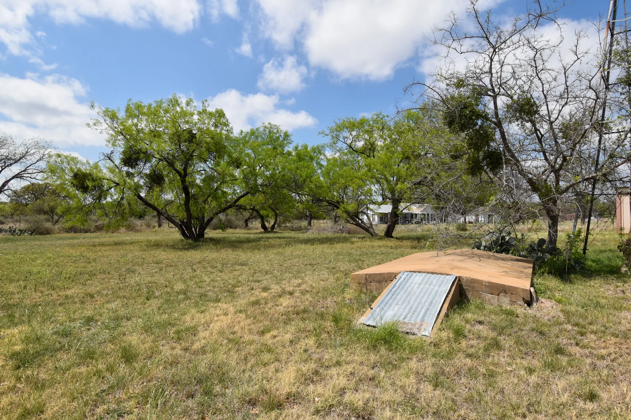Single Family Residence For Sale in Mason County , 12236 First Katemcy Street, Mason, Texas 76825, 3 Bedroom, 2 Bathroom, 3 Garage spaces, 1,968 Sqft, built in 1970, mls#21408540, Real Estate Agent in Mason, Homes For Sale in Mason county, Homes For Sale in Mason, Realtor in Mason Texas, Real Estate Brokerage Independent Realty Texas, Luminita Cordes Realtor