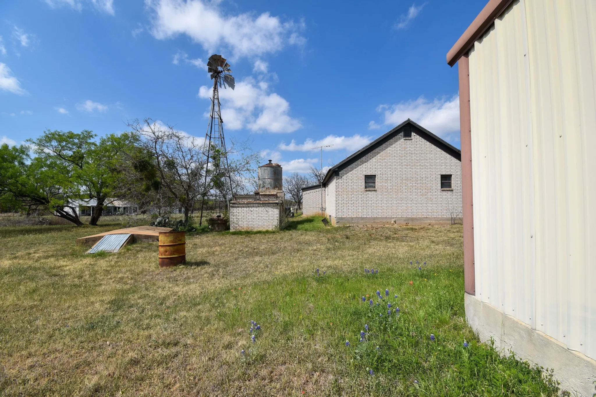 Single Family Residence For Sale in Mason County , 12236 First Katemcy Street, Mason, Texas 76825, 3 Bedroom, 2 Bathroom, 3 Garage spaces, 1,968 Sqft, built in 1970, mls#21408540, Real Estate Agent in Mason, Homes For Sale in Mason county, Homes For Sale in Mason, Realtor in Mason Texas, Real Estate Brokerage Independent Realty Texas, Luminita Cordes Realtor
