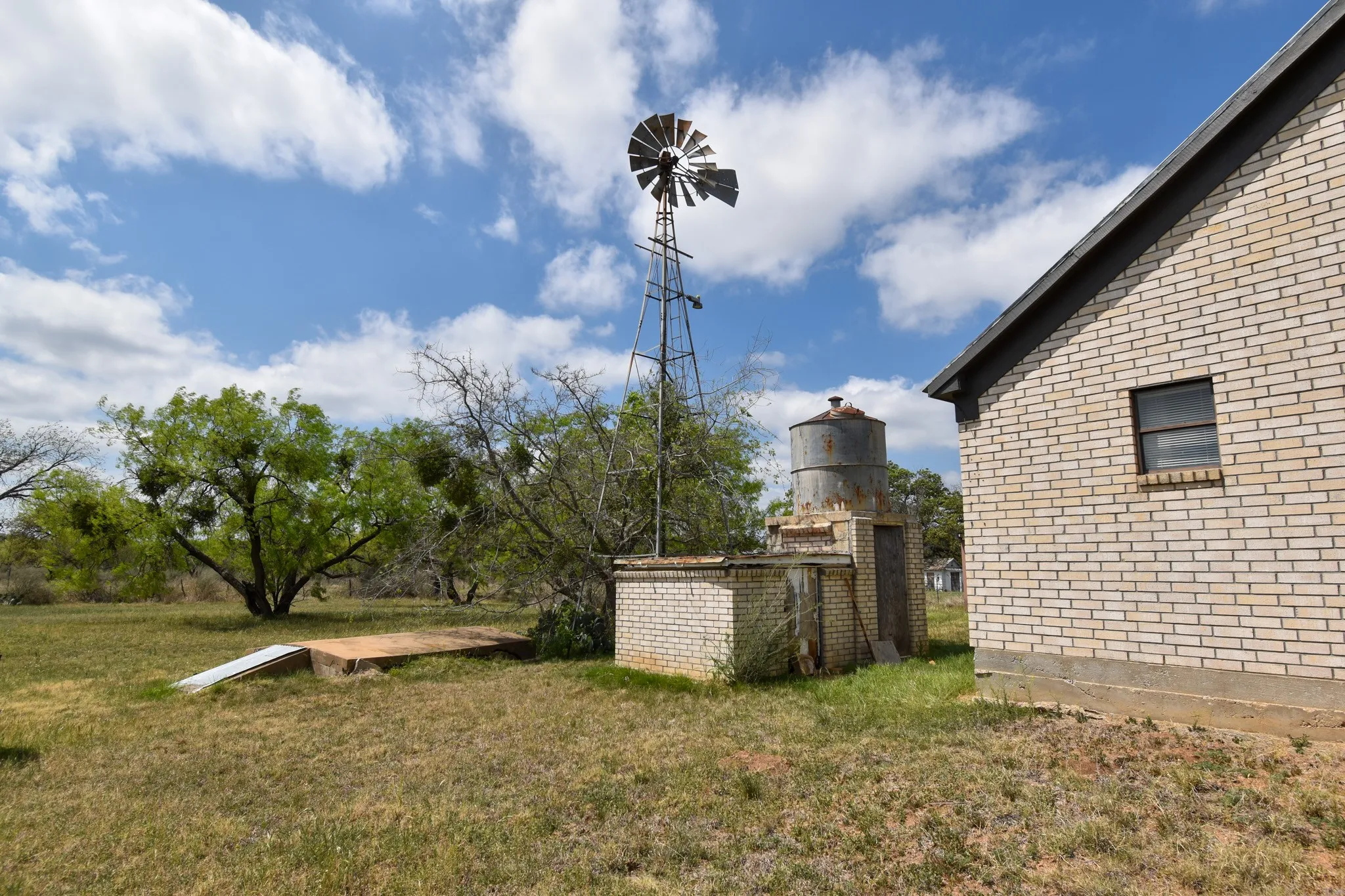 Single Family Residence For Sale in Mason County , 12236 First Katemcy Street, Mason, Texas 76825, 3 Bedroom, 2 Bathroom, 3 Garage spaces, 1,968 Sqft, built in 1970, mls#21408540, Real Estate Agent in Mason, Homes For Sale in Mason county, Homes For Sale in Mason, Realtor in Mason Texas, Real Estate Brokerage Independent Realty Texas, Luminita Cordes Realtor