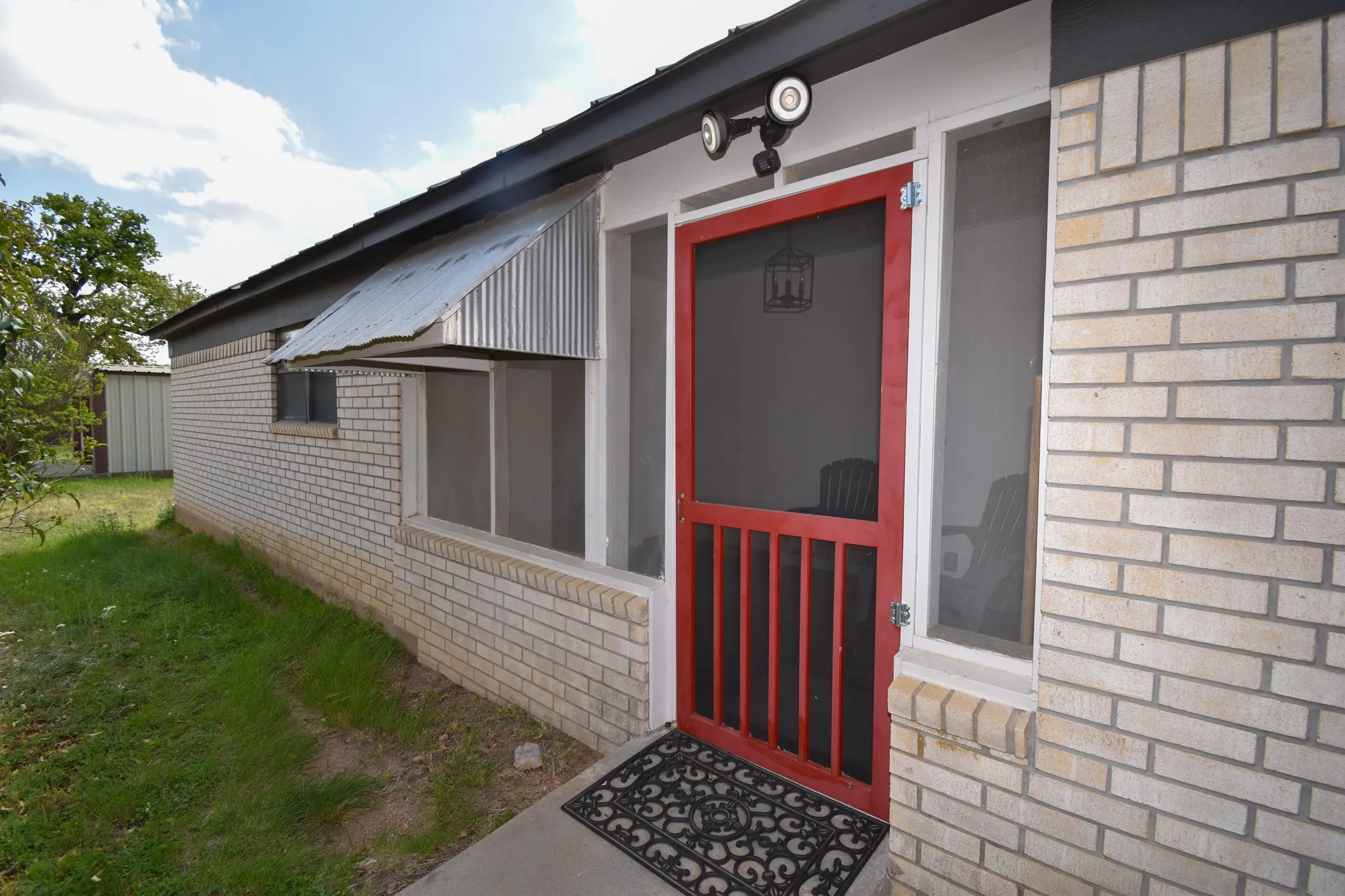 Single Family Residence For Sale in Mason County , 12236 First Katemcy Street, Mason, Texas 76825, 3 Bedroom, 2 Bathroom, 3 Garage spaces, 1,968 Sqft, built in 1970, mls#21408540, Real Estate Agent in Mason, Homes For Sale in Mason county, Homes For Sale in Mason, Realtor in Mason Texas, Real Estate Brokerage Independent Realty Texas, Luminita Cordes Realtor
