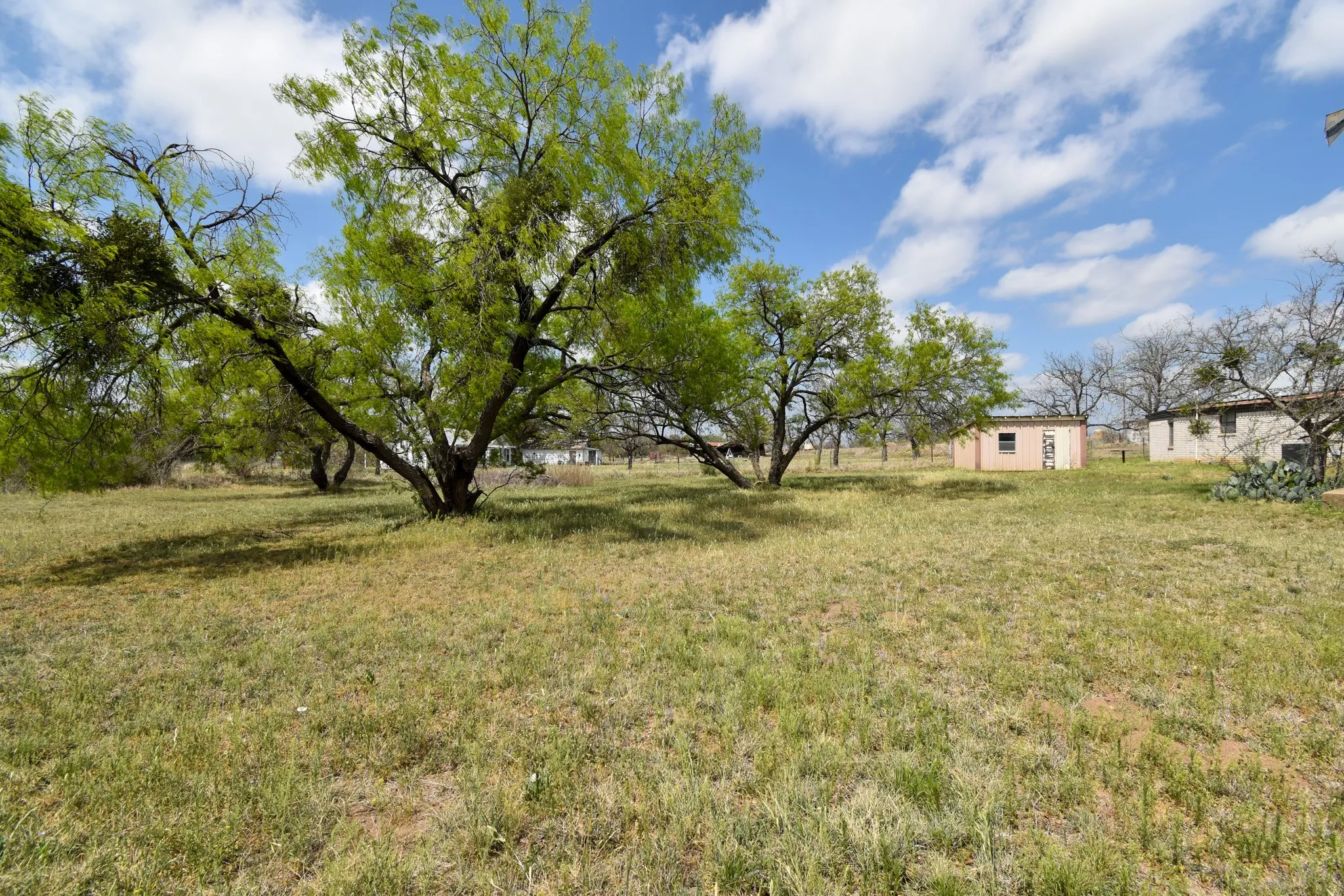 Single Family Residence For Sale in Mason County , 12236 First Katemcy Street, Mason, Texas 76825, 3 Bedroom, 2 Bathroom, 3 Garage spaces, 1,968 Sqft, built in 1970, mls#21408540, Real Estate Agent in Mason, Homes For Sale in Mason county, Homes For Sale in Mason, Realtor in Mason Texas, Real Estate Brokerage Independent Realty Texas, Luminita Cordes Realtor