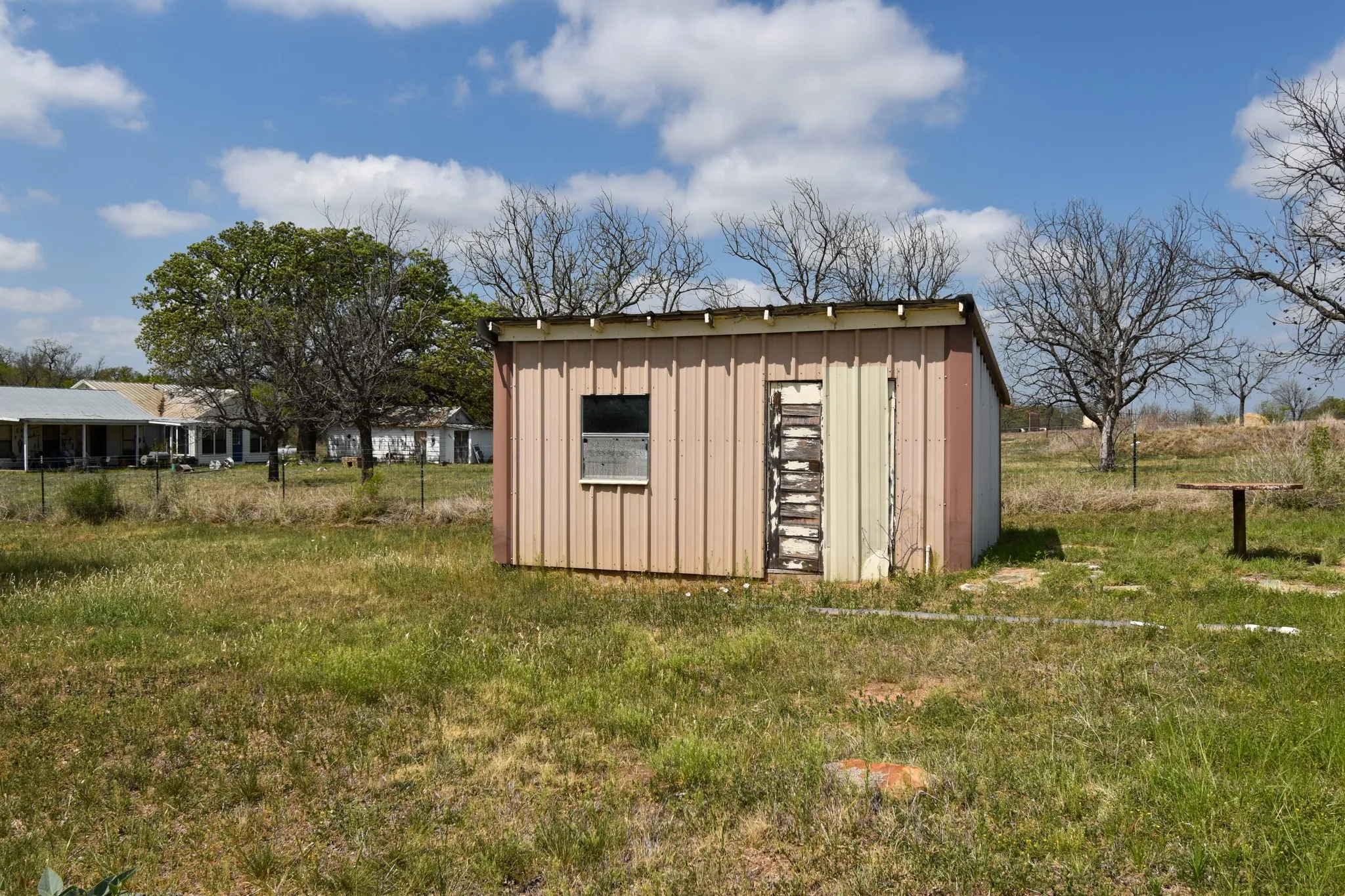 Single Family Residence For Sale in Mason County , 12236 First Katemcy Street, Mason, Texas 76825, 3 Bedroom, 2 Bathroom, 3 Garage spaces, 1,968 Sqft, built in 1970, mls#21408540, Real Estate Agent in Mason, Homes For Sale in Mason county, Homes For Sale in Mason, Realtor in Mason Texas, Real Estate Brokerage Independent Realty Texas, Luminita Cordes Realtor