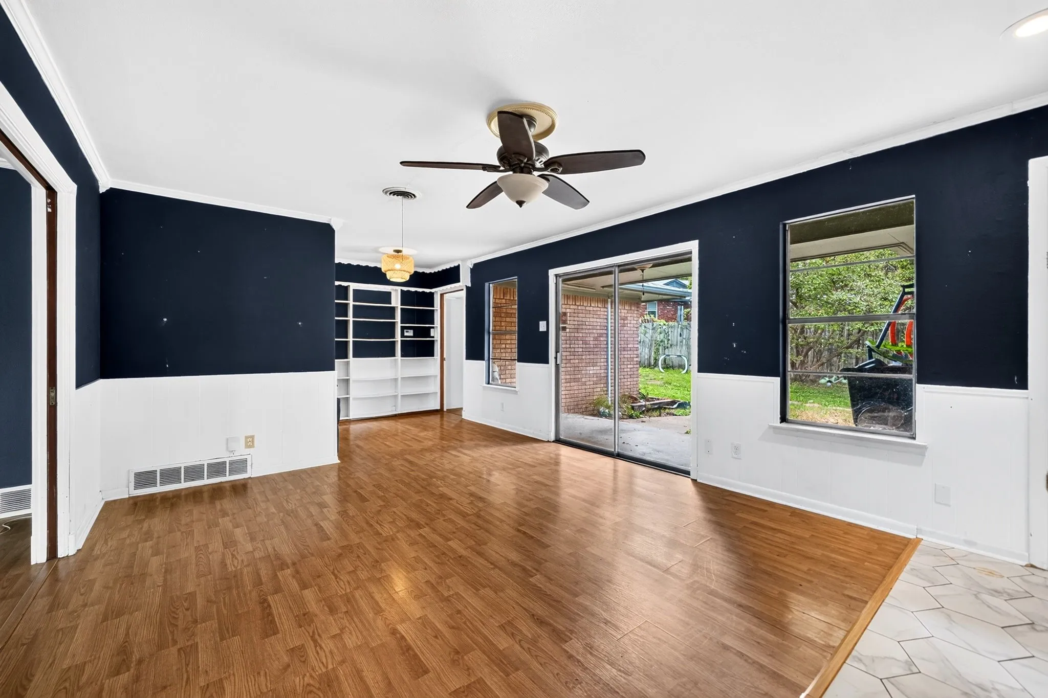 Single Family Residence For Sale in Dallas County , 8150 Hunnicut Road, Dallas, Texas 75228, 3 Bedroom, 2 Bathroom, 2 Garage spaces, 1,597 Sqft, built in 1961, mls#21408393, Real Estate Agent in Dallas, Homes For Sale in Dallas county, Homes For Sale in Dallas, Realtor in Dallas Texas, Real Estate Brokerage Independent Realty Texas, Luminita Cordes Realtor