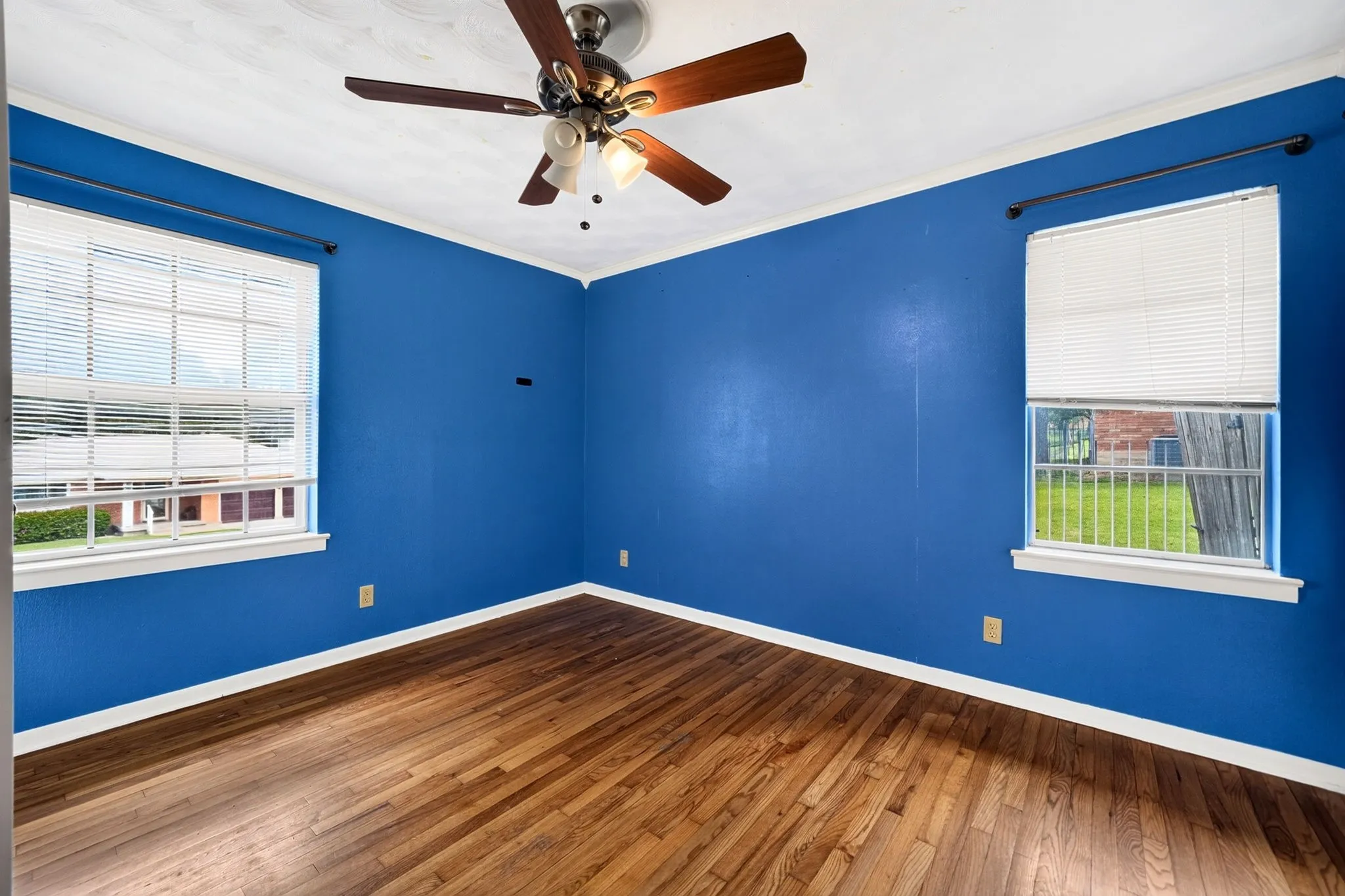 Single Family Residence For Sale in Dallas County , 8150 Hunnicut Road, Dallas, Texas 75228, 3 Bedroom, 2 Bathroom, 2 Garage spaces, 1,597 Sqft, built in 1961, mls#21408393, Real Estate Agent in Dallas, Homes For Sale in Dallas county, Homes For Sale in Dallas, Realtor in Dallas Texas, Real Estate Brokerage Independent Realty Texas, Luminita Cordes Realtor