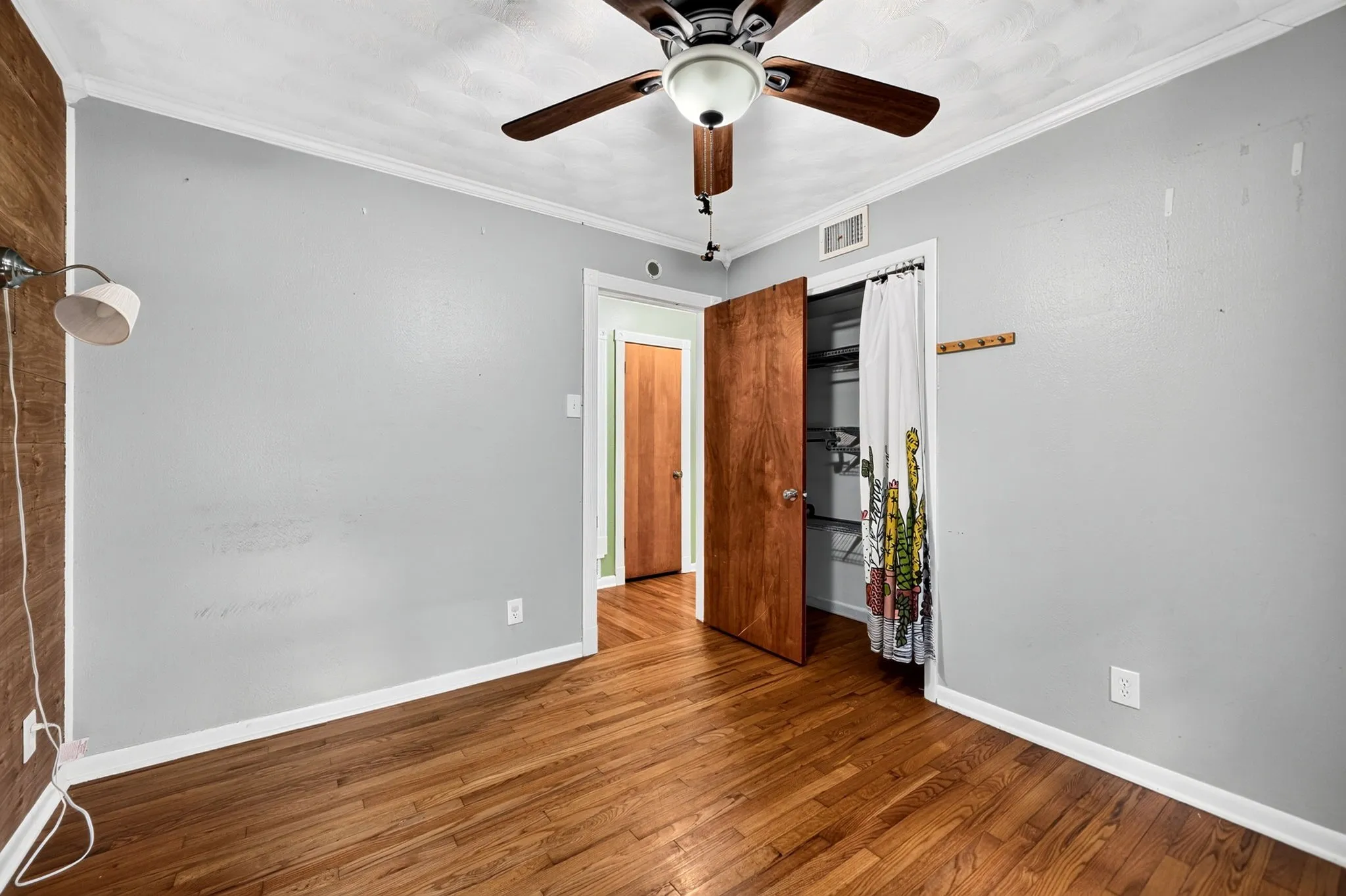 Single Family Residence For Sale in Dallas County , 8150 Hunnicut Road, Dallas, Texas 75228, 3 Bedroom, 2 Bathroom, 2 Garage spaces, 1,597 Sqft, built in 1961, mls#21408393, Real Estate Agent in Dallas, Homes For Sale in Dallas county, Homes For Sale in Dallas, Realtor in Dallas Texas, Real Estate Brokerage Independent Realty Texas, Luminita Cordes Realtor