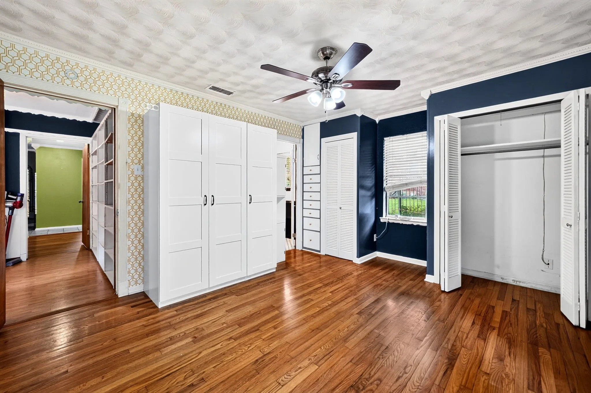 Single Family Residence For Sale in Dallas County , 8150 Hunnicut Road, Dallas, Texas 75228, 3 Bedroom, 2 Bathroom, 2 Garage spaces, 1,597 Sqft, built in 1961, mls#21408393, Real Estate Agent in Dallas, Homes For Sale in Dallas county, Homes For Sale in Dallas, Realtor in Dallas Texas, Real Estate Brokerage Independent Realty Texas, Luminita Cordes Realtor
