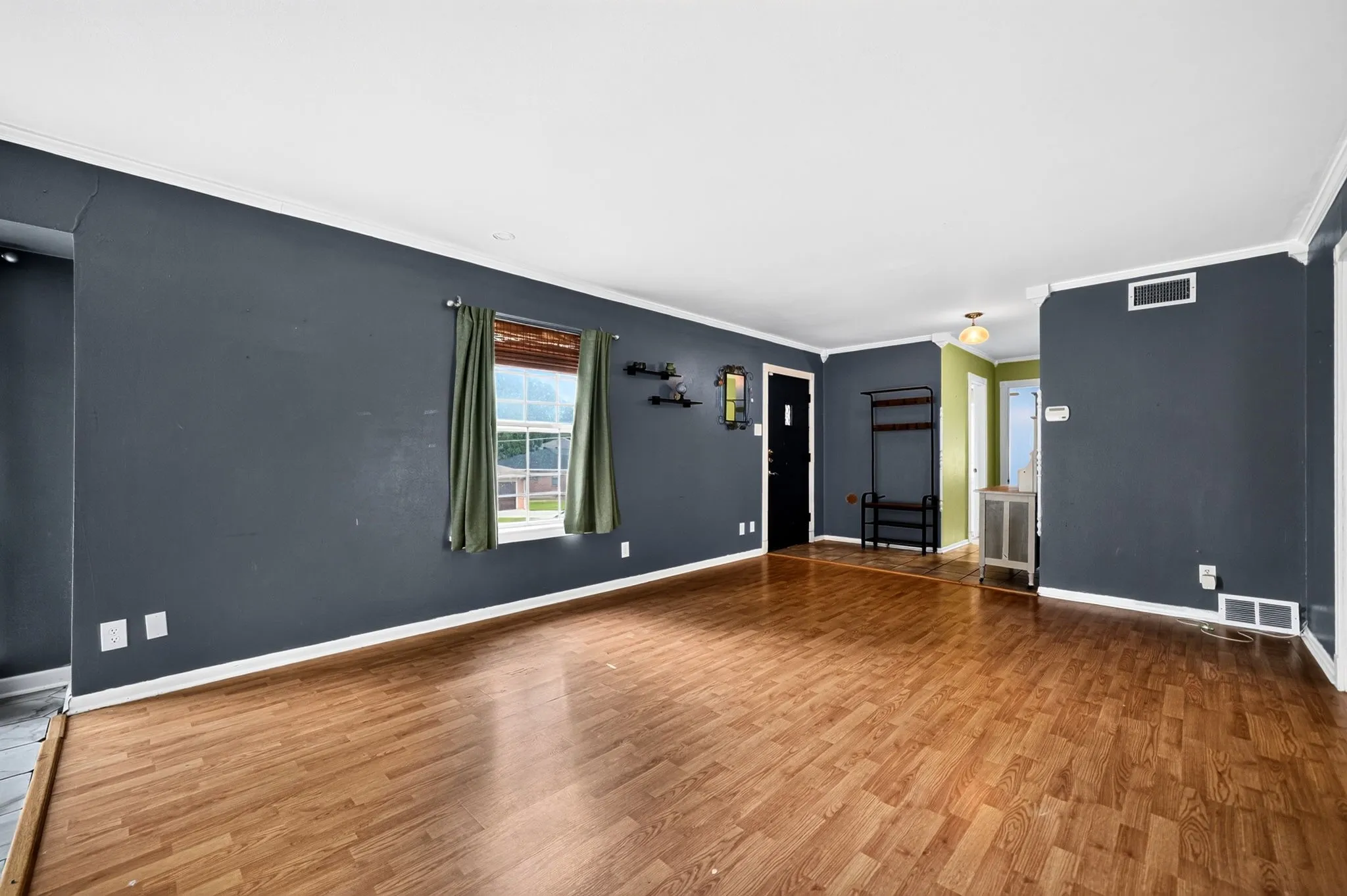 Single Family Residence For Sale in Dallas County , 8150 Hunnicut Road, Dallas, Texas 75228, 3 Bedroom, 2 Bathroom, 2 Garage spaces, 1,597 Sqft, built in 1961, mls#21408393, Real Estate Agent in Dallas, Homes For Sale in Dallas county, Homes For Sale in Dallas, Realtor in Dallas Texas, Real Estate Brokerage Independent Realty Texas, Luminita Cordes Realtor