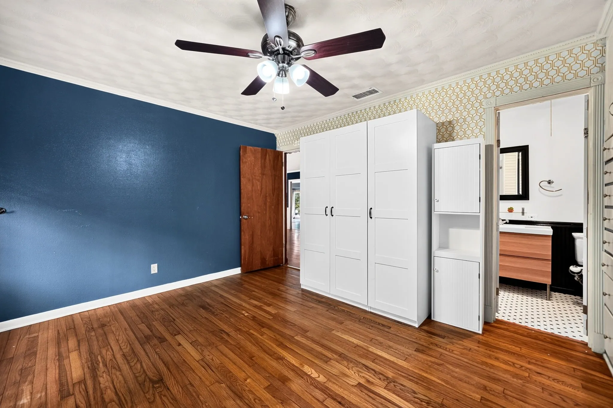 Single Family Residence For Sale in Dallas County , 8150 Hunnicut Road, Dallas, Texas 75228, 3 Bedroom, 2 Bathroom, 2 Garage spaces, 1,597 Sqft, built in 1961, mls#21408393, Real Estate Agent in Dallas, Homes For Sale in Dallas county, Homes For Sale in Dallas, Realtor in Dallas Texas, Real Estate Brokerage Independent Realty Texas, Luminita Cordes Realtor