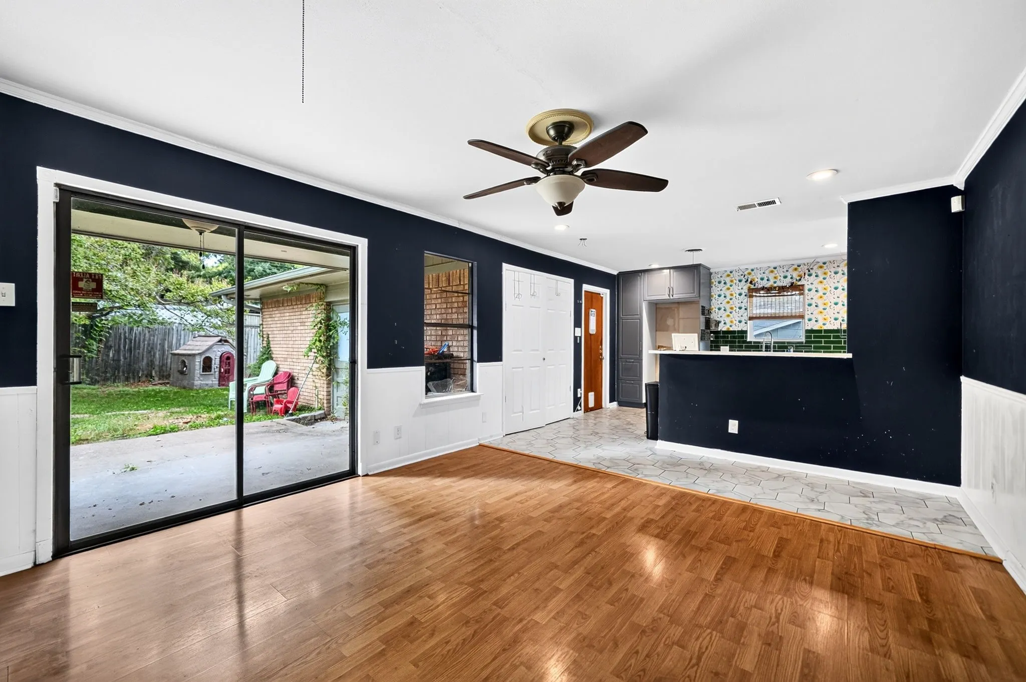 Single Family Residence For Sale in Dallas County , 8150 Hunnicut Road, Dallas, Texas 75228, 3 Bedroom, 2 Bathroom, 2 Garage spaces, 1,597 Sqft, built in 1961, mls#21408393, Real Estate Agent in Dallas, Homes For Sale in Dallas county, Homes For Sale in Dallas, Realtor in Dallas Texas, Real Estate Brokerage Independent Realty Texas, Luminita Cordes Realtor