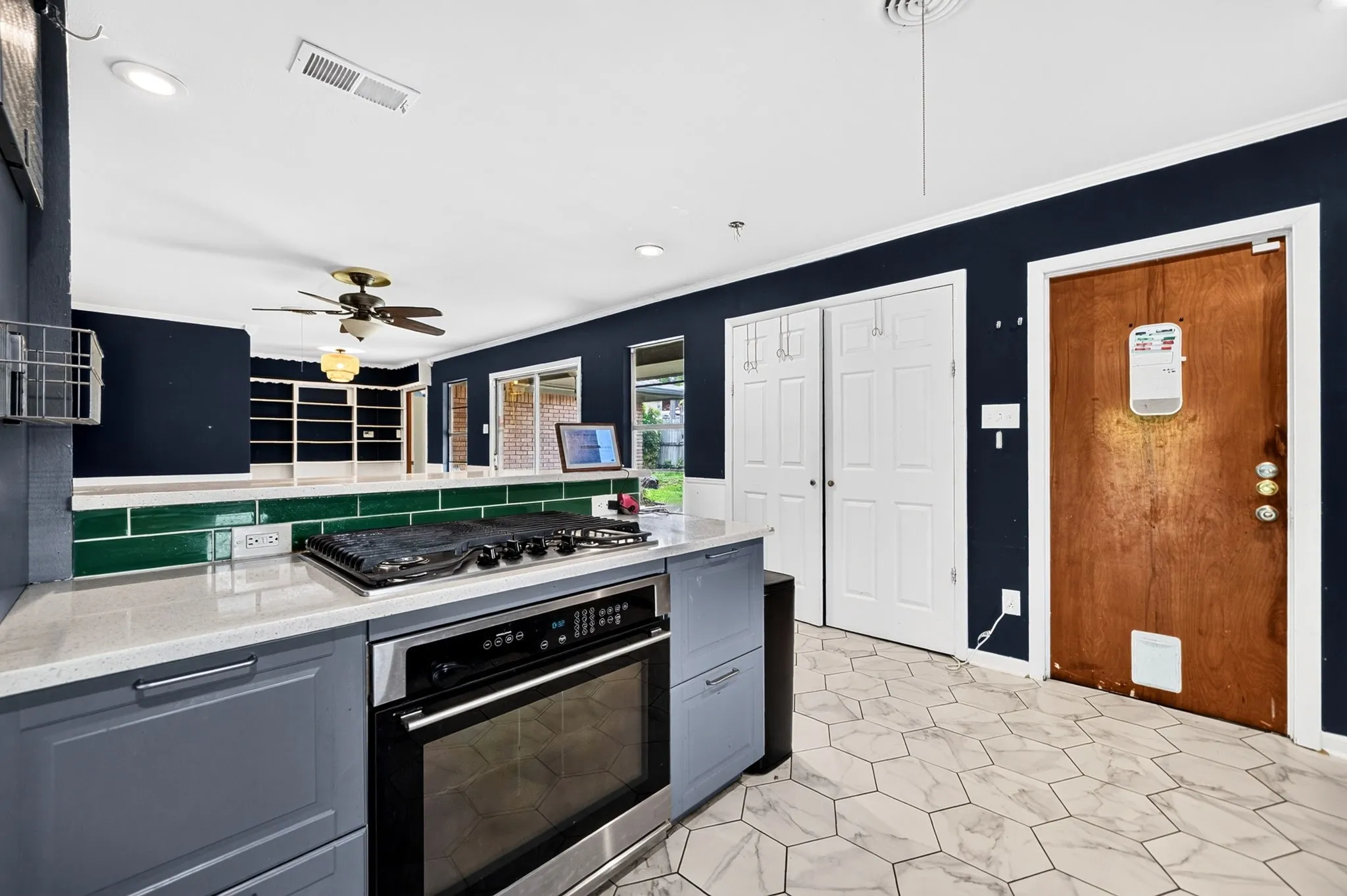 Single Family Residence For Sale in Dallas County , 8150 Hunnicut Road, Dallas, Texas 75228, 3 Bedroom, 2 Bathroom, 2 Garage spaces, 1,597 Sqft, built in 1961, mls#21408393, Real Estate Agent in Dallas, Homes For Sale in Dallas county, Homes For Sale in Dallas, Realtor in Dallas Texas, Real Estate Brokerage Independent Realty Texas, Luminita Cordes Realtor