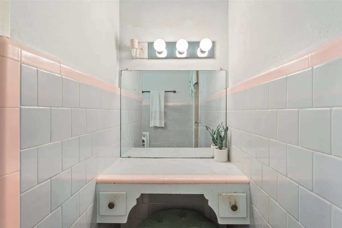 Single Family Residence For Sale in Mc Lennan County , 2501 N 32nd Street, Waco, Texas 76708, 3 Bedroom, 2 Bathroom, 2 Garage spaces, 1,898 Sqft, built in 1951, mls#21408281, Real Estate Agent in Waco, Homes For Sale in Mc Lennan county, Homes For Sale in Waco, Realtor in Waco Texas, Real Estate Brokerage Independent Realty Texas, Luminita Cordes Realtor