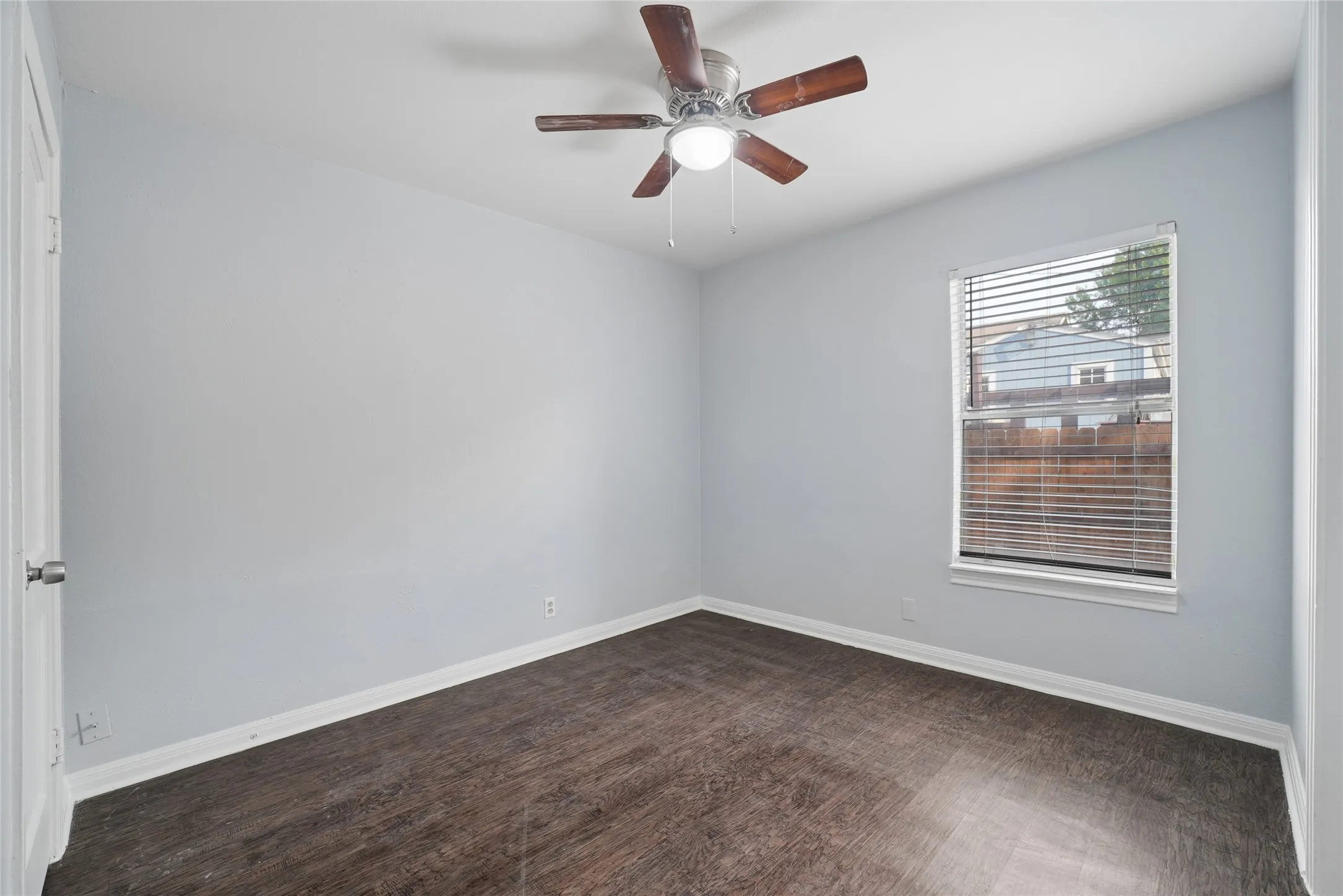 Single Family Residence For Rent in Tarrant County , 2333 Bird Street, Fort Worth, Texas 76111, 2 Bedroom, 1 Bathroom, Garage spaces, 867 Sqft, built in 1950, mls#21408205, Real Estate Agent in Fort Worth, Homes For Rent in Tarrant county, Homes For Rent in Fort Worth, Realtor in Fort Worth Texas, Real Estate Brokerage Independent Realty Texas, Luminita Cordes Realtor