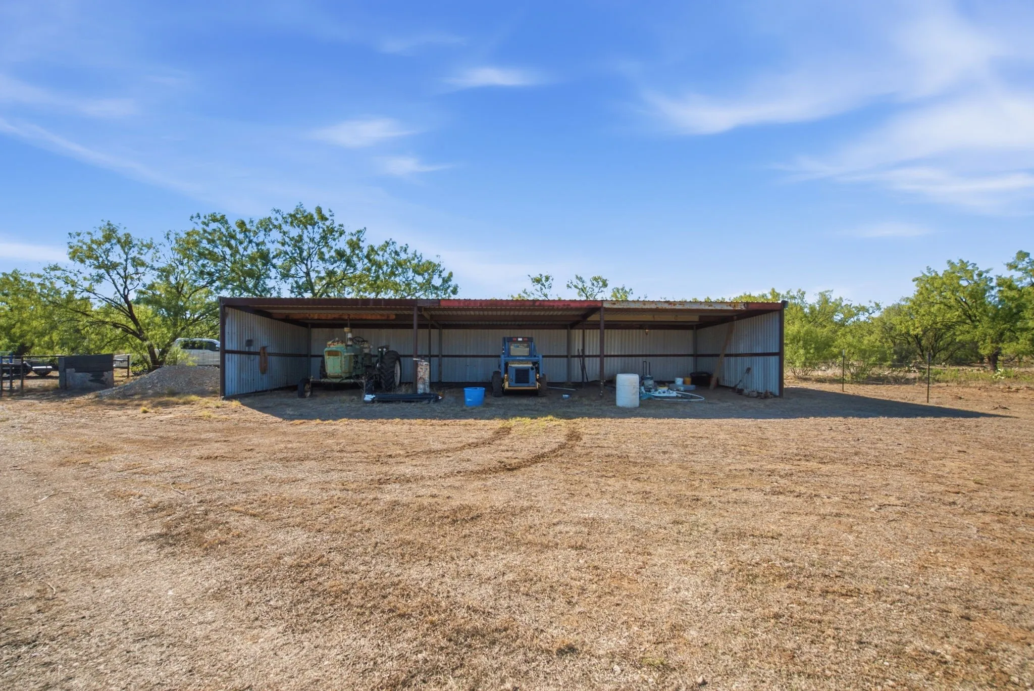 Farm For Sale in Throckmorton County , 3983 N 183 Highway, Woodson, Texas 76491, 1 Bedroom, 1 Bathroom, Garage spaces, 972 Sqft, built in 2016, mls#21408292, Real Estate Agent in Woodson, Homes For Sale in Throckmorton county, Homes For Sale in Woodson, Realtor in Woodson Texas, Real Estate Brokerage Independent Realty Texas, Luminita Cordes Realtor
