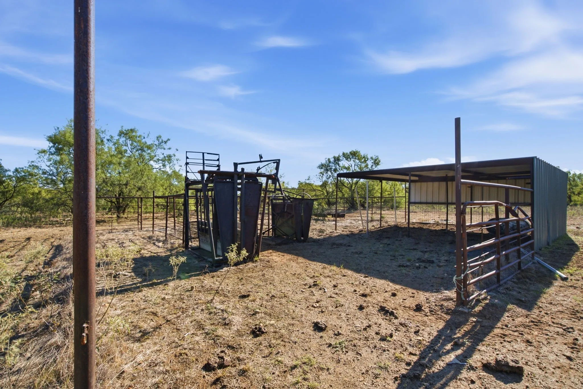 Farm For Sale in Throckmorton County , 3983 N 183 Highway, Woodson, Texas 76491, 1 Bedroom, 1 Bathroom, Garage spaces, 972 Sqft, built in 2016, mls#21408292, Real Estate Agent in Woodson, Homes For Sale in Throckmorton county, Homes For Sale in Woodson, Realtor in Woodson Texas, Real Estate Brokerage Independent Realty Texas, Luminita Cordes Realtor