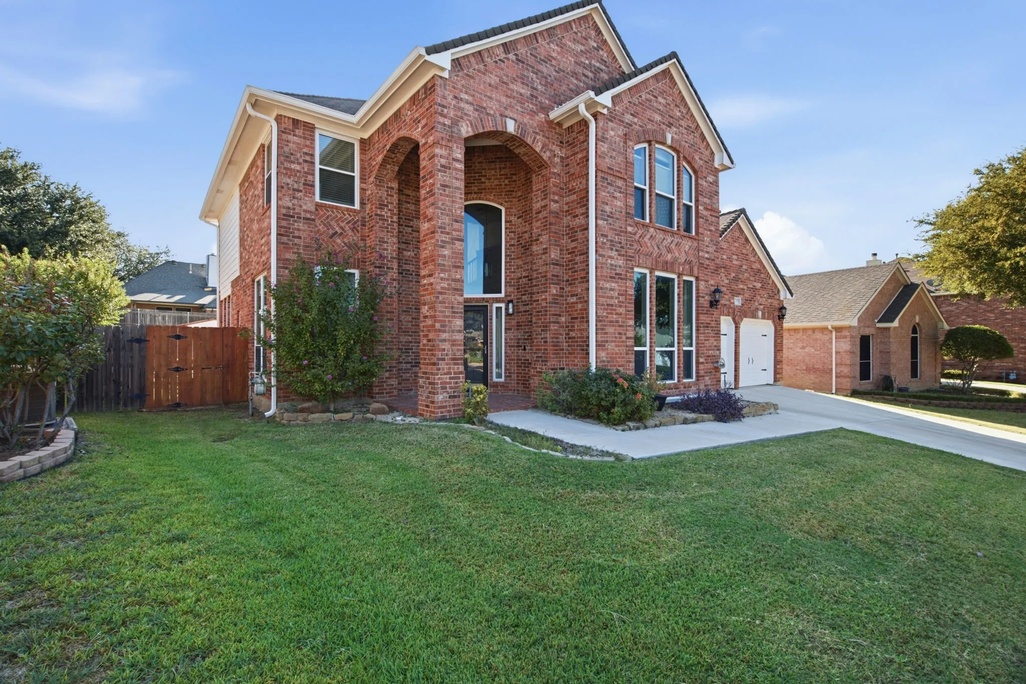 Single Family Residence For Sale in Tarrant County , 8258 Quachita Crossover, Fort Worth, Texas 76137, 4 Bedroom, 3 Bathroom, 2 Garage spaces, 2,743 Sqft, built in 1997, mls#21407437, Real Estate Agent in Fort Worth, Homes For Sale in Tarrant county, Homes For Sale in Fort Worth, Realtor in Fort Worth Texas, Real Estate Brokerage Independent Realty Texas, Luminita Cordes Realtor