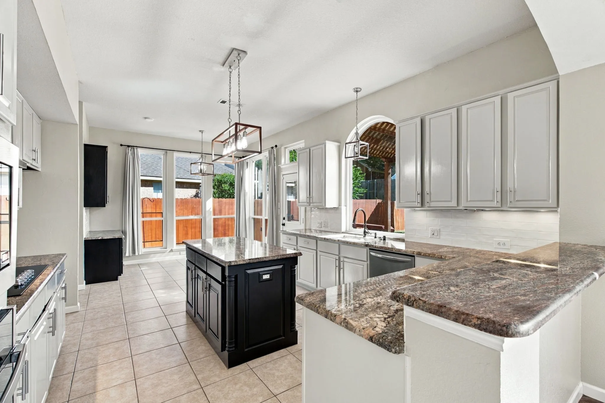 Single Family Residence For Sale in Tarrant County , 8258 Quachita Crossover, Fort Worth, Texas 76137, 4 Bedroom, 3 Bathroom, 2 Garage spaces, 2,743 Sqft, built in 1997, mls#21407437, Real Estate Agent in Fort Worth, Homes For Sale in Tarrant county, Homes For Sale in Fort Worth, Realtor in Fort Worth Texas, Real Estate Brokerage Independent Realty Texas, Luminita Cordes Realtor