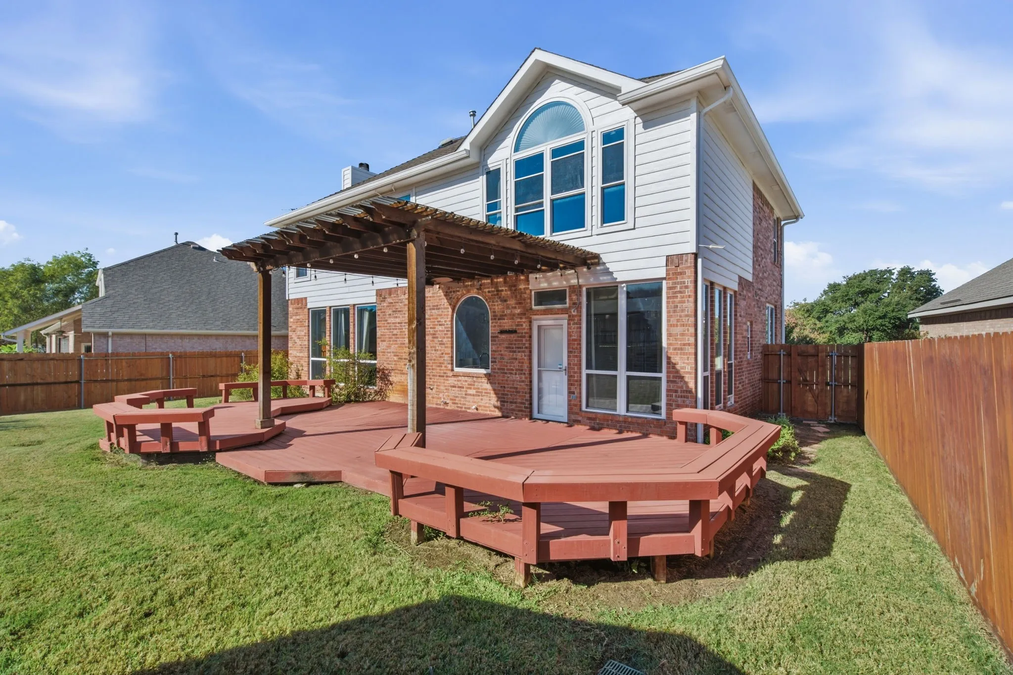 Single Family Residence For Sale in Tarrant County , 8258 Quachita Crossover, Fort Worth, Texas 76137, 4 Bedroom, 3 Bathroom, 2 Garage spaces, 2,743 Sqft, built in 1997, mls#21407437, Real Estate Agent in Fort Worth, Homes For Sale in Tarrant county, Homes For Sale in Fort Worth, Realtor in Fort Worth Texas, Real Estate Brokerage Independent Realty Texas, Luminita Cordes Realtor