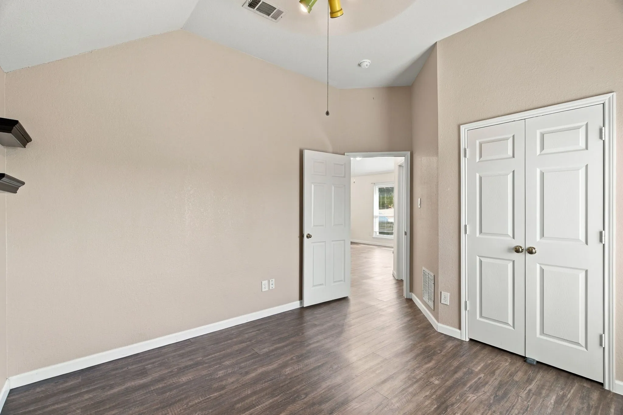 Single Family Residence For Sale in Tarrant County , 8258 Quachita Crossover, Fort Worth, Texas 76137, 4 Bedroom, 3 Bathroom, 2 Garage spaces, 2,743 Sqft, built in 1997, mls#21407437, Real Estate Agent in Fort Worth, Homes For Sale in Tarrant county, Homes For Sale in Fort Worth, Realtor in Fort Worth Texas, Real Estate Brokerage Independent Realty Texas, Luminita Cordes Realtor