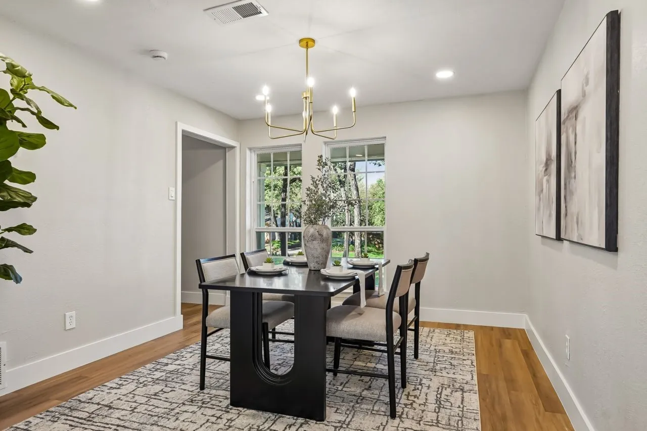 Single Family Residence For Sale in Tarrant County , 2872 Hurstview Drive, Hurst, Texas 76054, 4 Bedroom, 3 Bathroom, 2 Garage spaces, 2,683 Sqft, built in 1978, mls#21401492, Real Estate Agent in Hurst, Homes For Sale in Tarrant county, Homes For Sale in Hurst, Realtor in Hurst Texas, Real Estate Brokerage Independent Realty Texas, Luminita Cordes Realtor