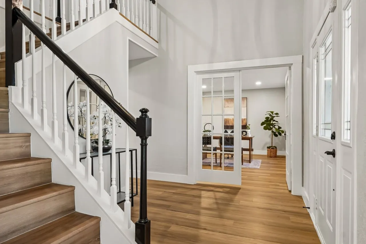 Single Family Residence For Sale in Tarrant County , 2872 Hurstview Drive, Hurst, Texas 76054, 4 Bedroom, 3 Bathroom, 2 Garage spaces, 2,683 Sqft, built in 1978, mls#21401492, Real Estate Agent in Hurst, Homes For Sale in Tarrant county, Homes For Sale in Hurst, Realtor in Hurst Texas, Real Estate Brokerage Independent Realty Texas, Luminita Cordes Realtor