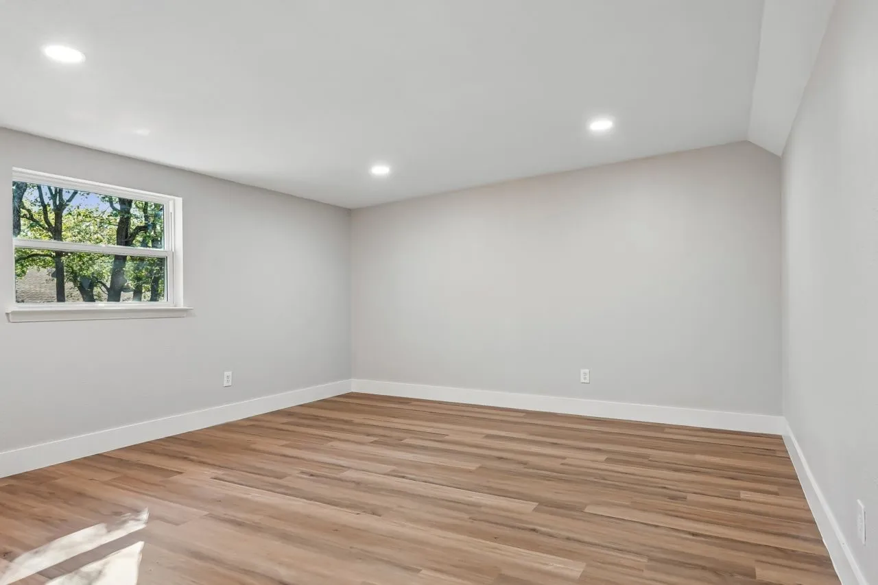 Single Family Residence For Sale in Tarrant County , 2872 Hurstview Drive, Hurst, Texas 76054, 4 Bedroom, 3 Bathroom, 2 Garage spaces, 2,683 Sqft, built in 1978, mls#21401492, Real Estate Agent in Hurst, Homes For Sale in Tarrant county, Homes For Sale in Hurst, Realtor in Hurst Texas, Real Estate Brokerage Independent Realty Texas, Luminita Cordes Realtor