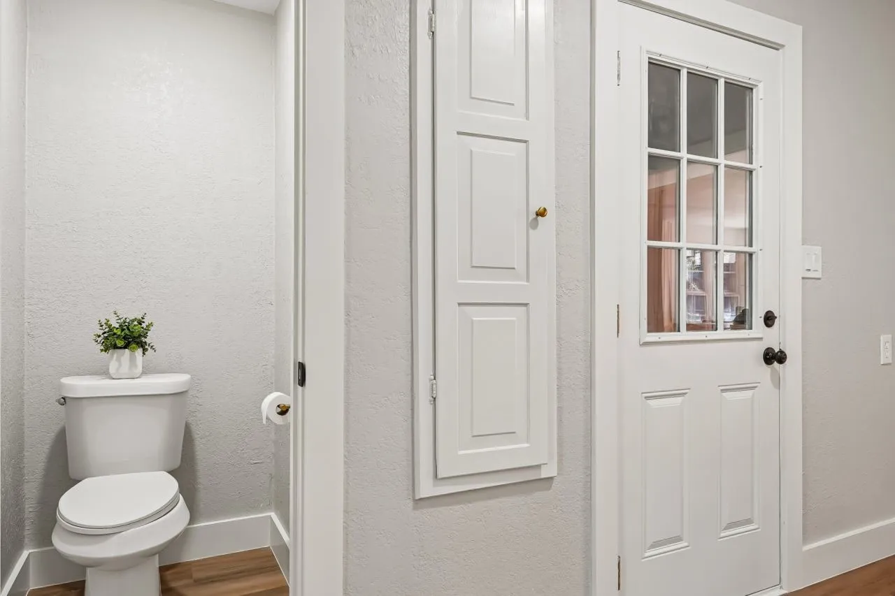 Single Family Residence For Sale in Tarrant County , 2872 Hurstview Drive, Hurst, Texas 76054, 4 Bedroom, 3 Bathroom, 2 Garage spaces, 2,683 Sqft, built in 1978, mls#21401492, Real Estate Agent in Hurst, Homes For Sale in Tarrant county, Homes For Sale in Hurst, Realtor in Hurst Texas, Real Estate Brokerage Independent Realty Texas, Luminita Cordes Realtor
