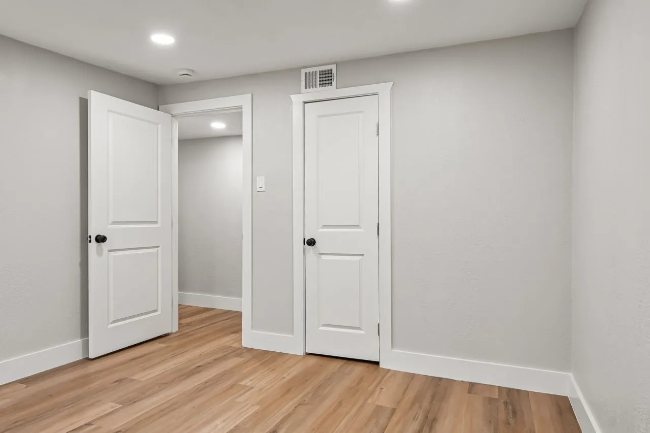 Single Family Residence For Sale in Tarrant County , 2872 Hurstview Drive, Hurst, Texas 76054, 4 Bedroom, 3 Bathroom, 2 Garage spaces, 2,683 Sqft, built in 1978, mls#21401492, Real Estate Agent in Hurst, Homes For Sale in Tarrant county, Homes For Sale in Hurst, Realtor in Hurst Texas, Real Estate Brokerage Independent Realty Texas, Luminita Cordes Realtor