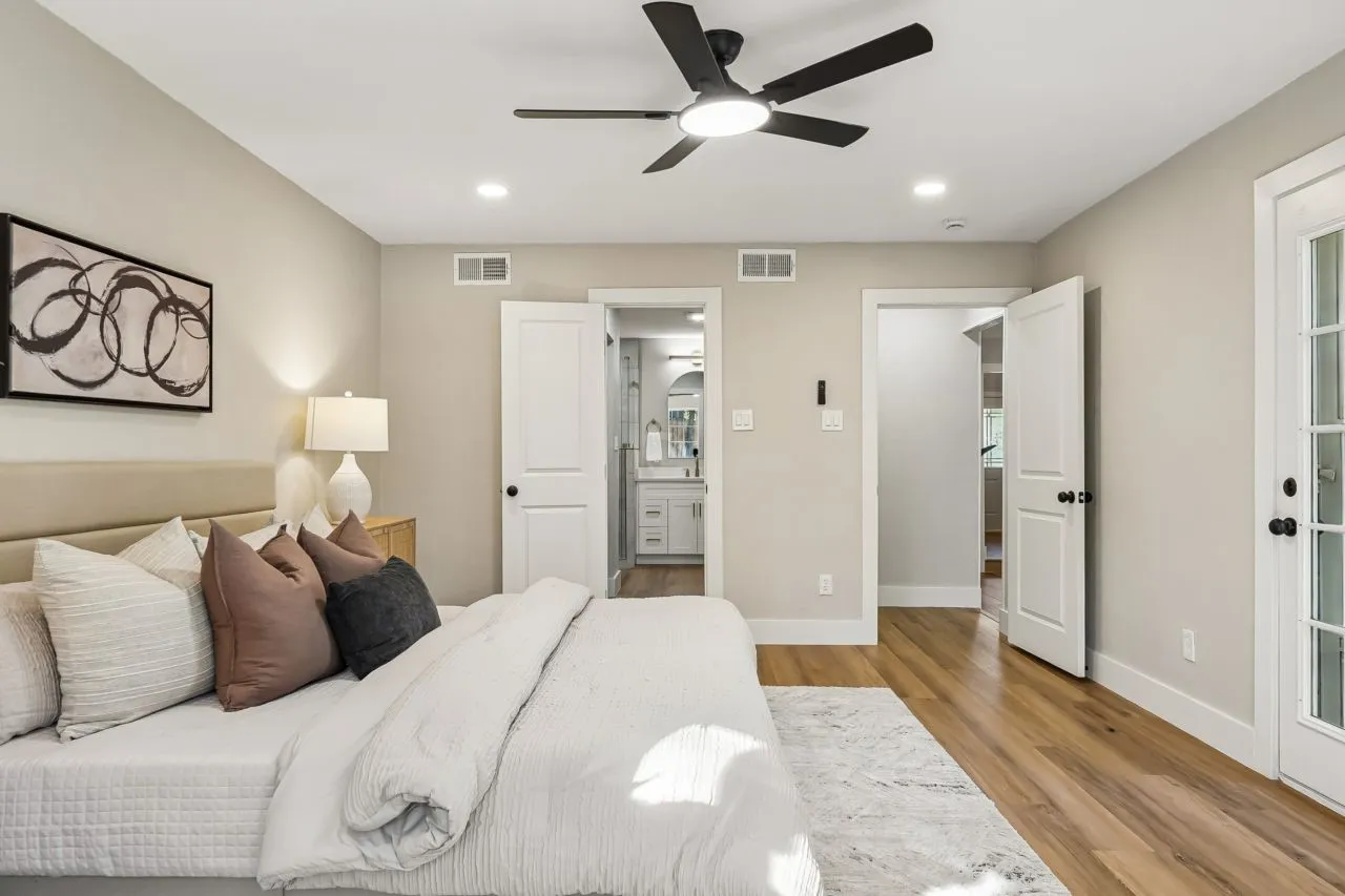 Single Family Residence For Sale in Tarrant County , 2872 Hurstview Drive, Hurst, Texas 76054, 4 Bedroom, 3 Bathroom, 2 Garage spaces, 2,683 Sqft, built in 1978, mls#21401492, Real Estate Agent in Hurst, Homes For Sale in Tarrant county, Homes For Sale in Hurst, Realtor in Hurst Texas, Real Estate Brokerage Independent Realty Texas, Luminita Cordes Realtor