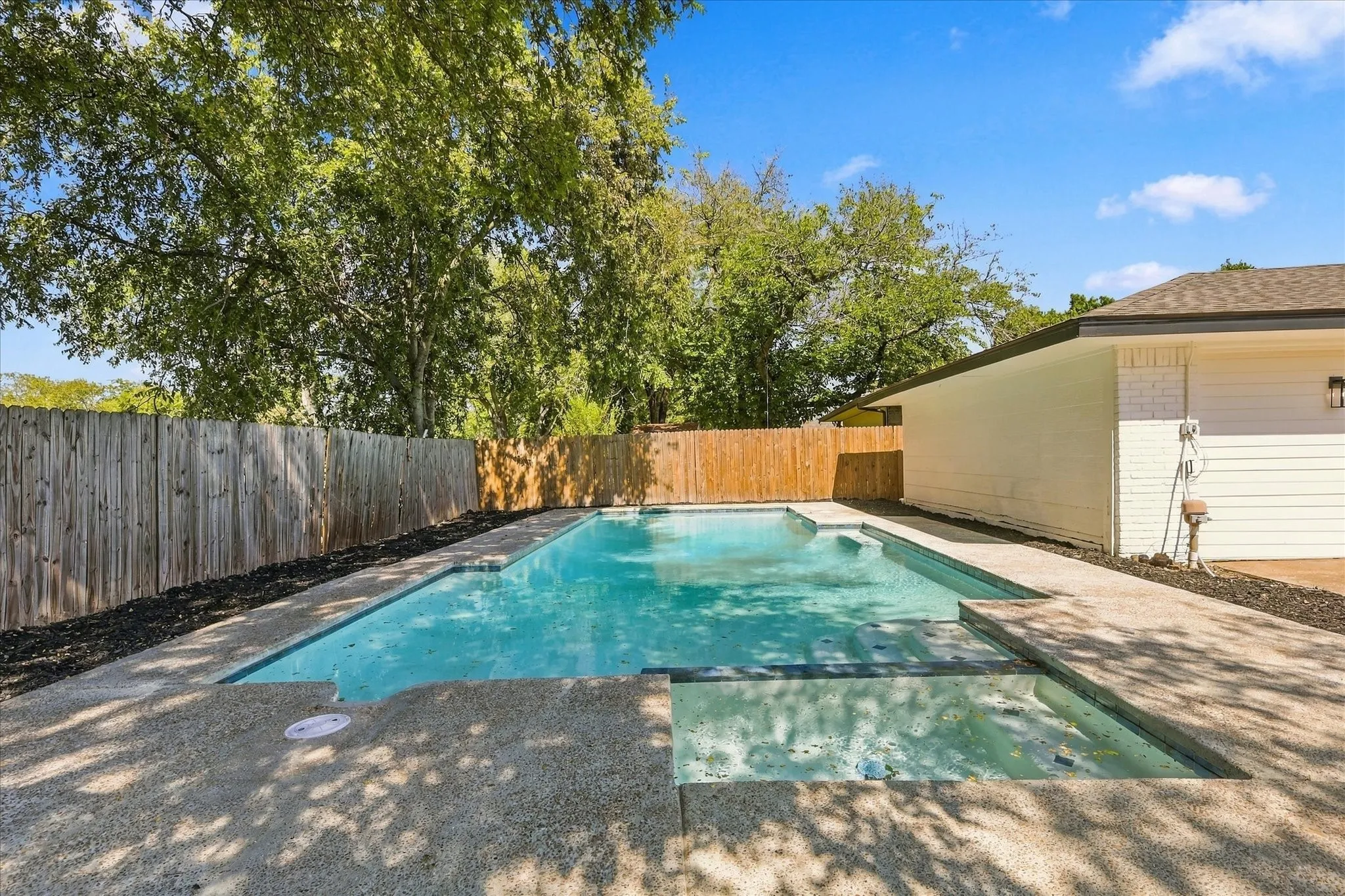 Single Family Residence For Sale in Dallas County , 115 N Venice Drive, Duncanville, Texas 75116, 4 Bedroom, 3 Bathroom, Garage spaces, 2,292 Sqft, built in 1975, mls#21407267, Real Estate Agent in Duncanville, Homes For Sale in Dallas county, Homes For Sale in Duncanville, Realtor in Duncanville Texas, Real Estate Brokerage Independent Realty Texas, Luminita Cordes Realtor