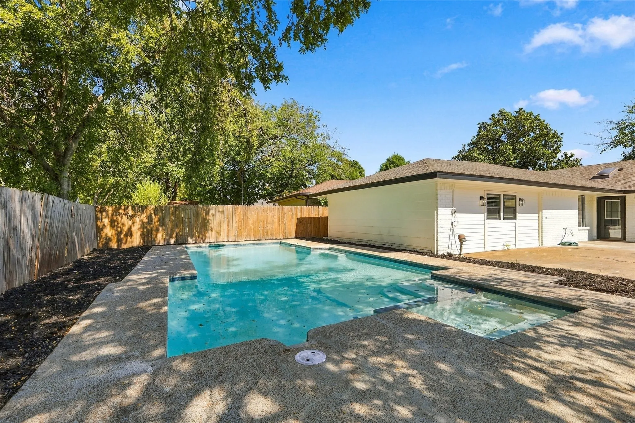 In-ground swimming pool