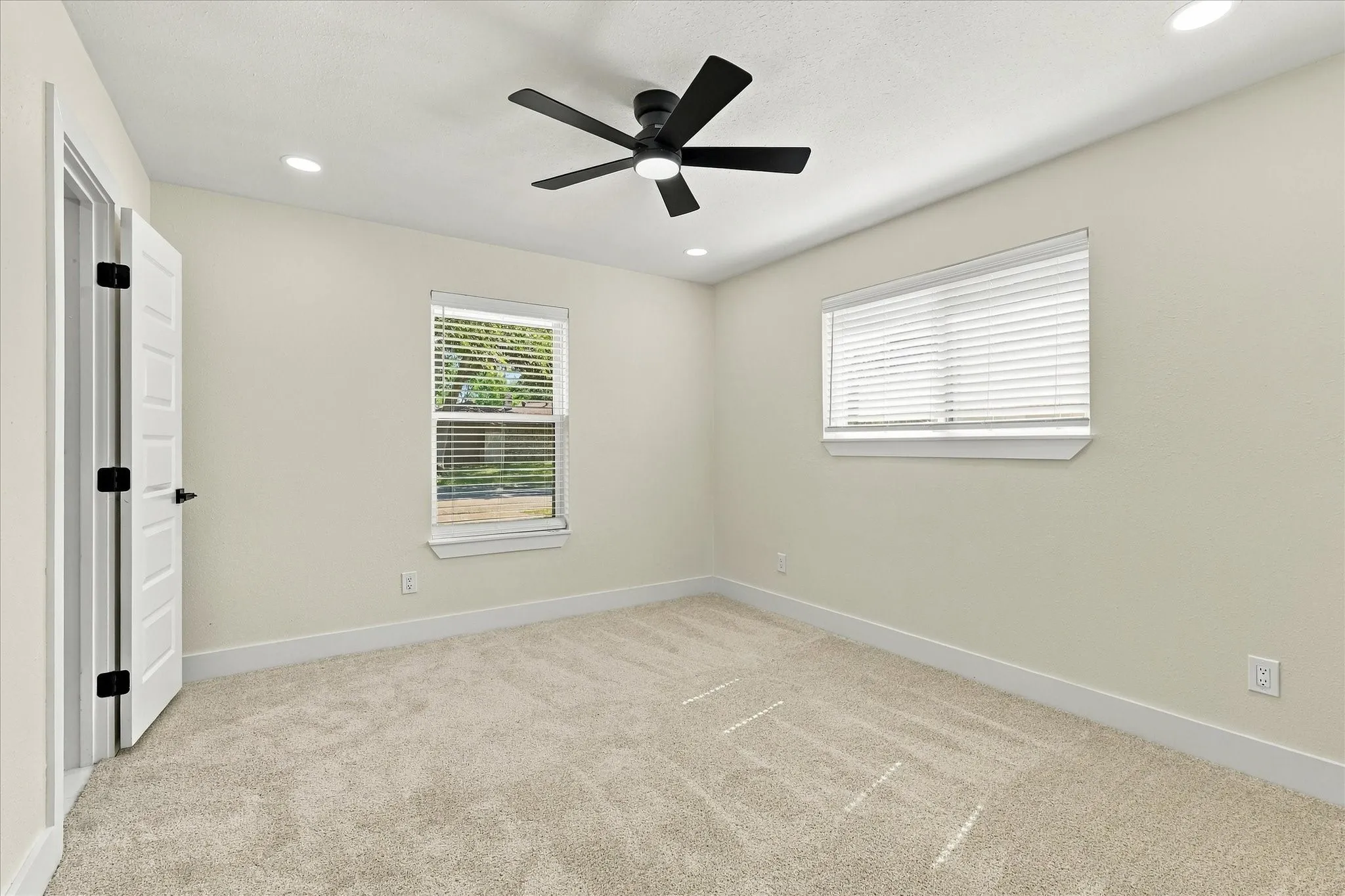 Single Family Residence For Sale in Dallas County , 115 N Venice Drive, Duncanville, Texas 75116, 4 Bedroom, 3 Bathroom, Garage spaces, 2,292 Sqft, built in 1975, mls#21407267, Real Estate Agent in Duncanville, Homes For Sale in Dallas county, Homes For Sale in Duncanville, Realtor in Duncanville Texas, Real Estate Brokerage Independent Realty Texas, Luminita Cordes Realtor