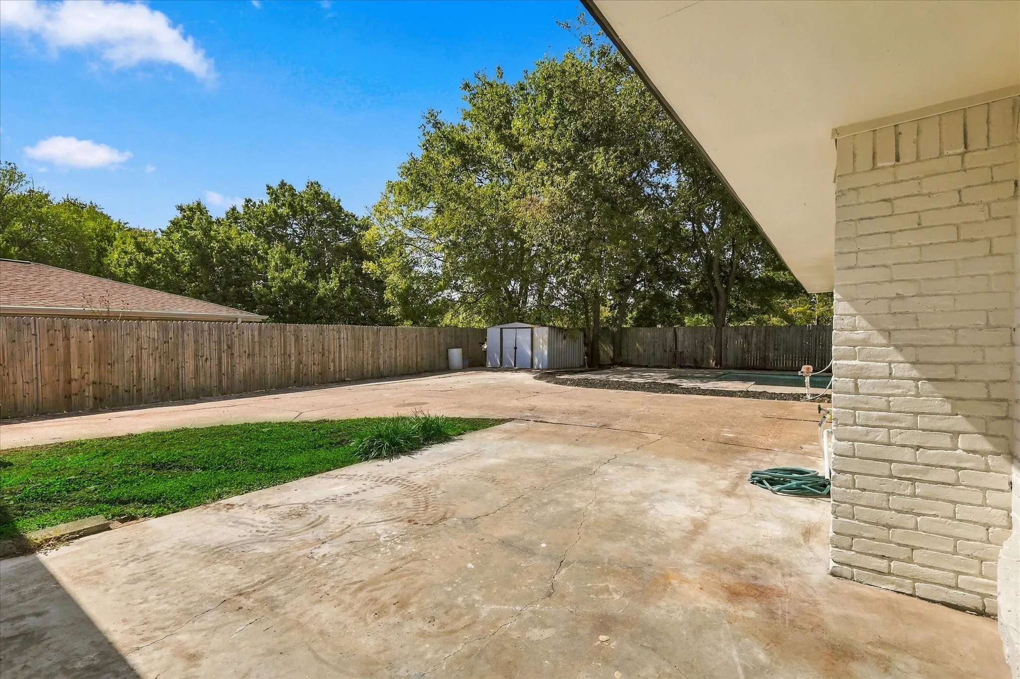 Single Family Residence For Sale in Dallas County , 115 N Venice Drive, Duncanville, Texas 75116, 4 Bedroom, 3 Bathroom, Garage spaces, 2,292 Sqft, built in 1975, mls#21407267, Real Estate Agent in Duncanville, Homes For Sale in Dallas county, Homes For Sale in Duncanville, Realtor in Duncanville Texas, Real Estate Brokerage Independent Realty Texas, Luminita Cordes Realtor