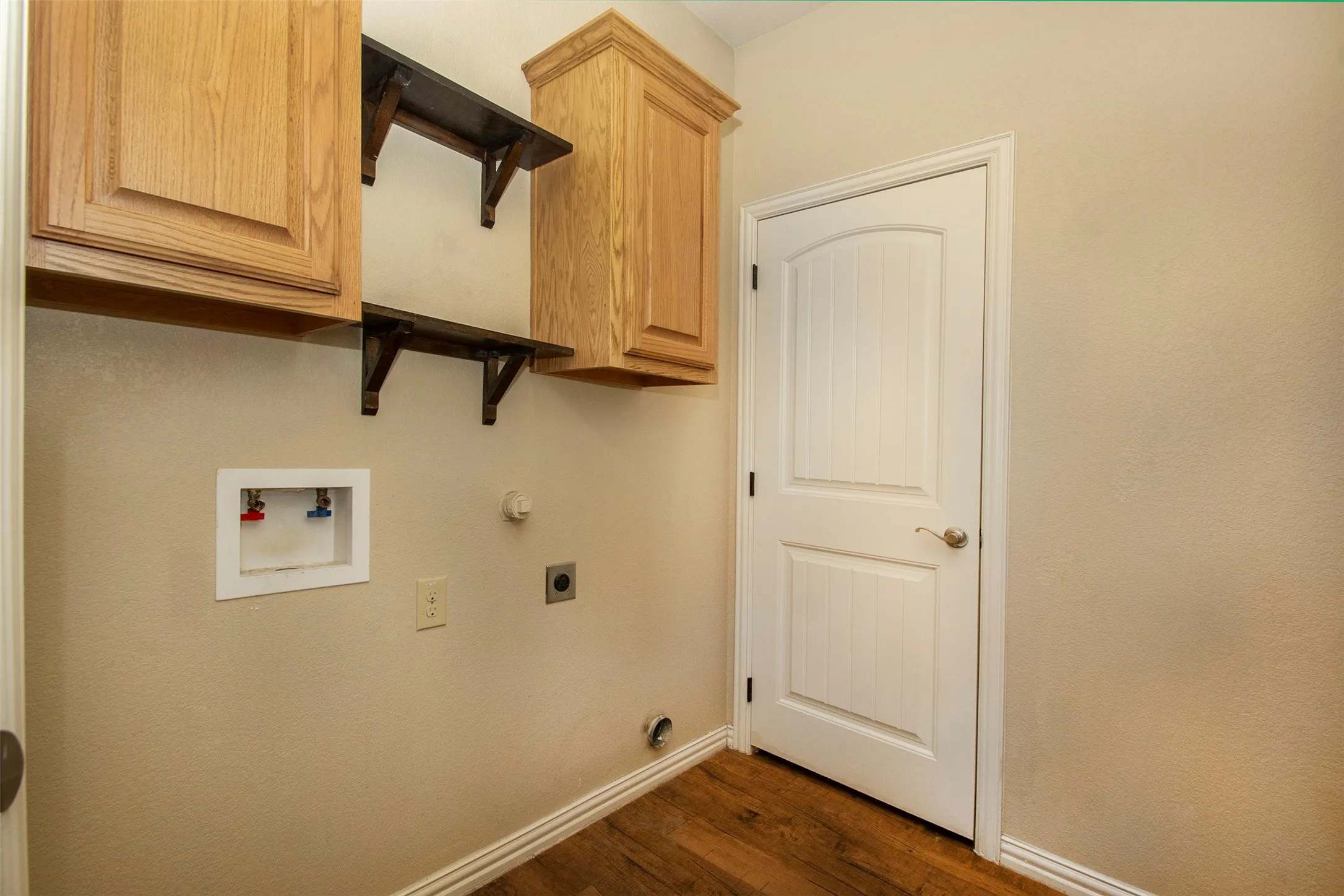 Single Family Residence For Rent in Grayson County , 700 E Bullock Street, Denison, Texas 75021, 3 Bedroom, 2 Bathroom, 2 Garage spaces, 1,320 Sqft, built in 2017, mls#21408554, Real Estate Agent in Denison, Homes For Rent in Grayson county, Homes For Rent in Denison, Realtor in Denison Texas, Real Estate Brokerage Independent Realty Texas, Luminita Cordes Realtor