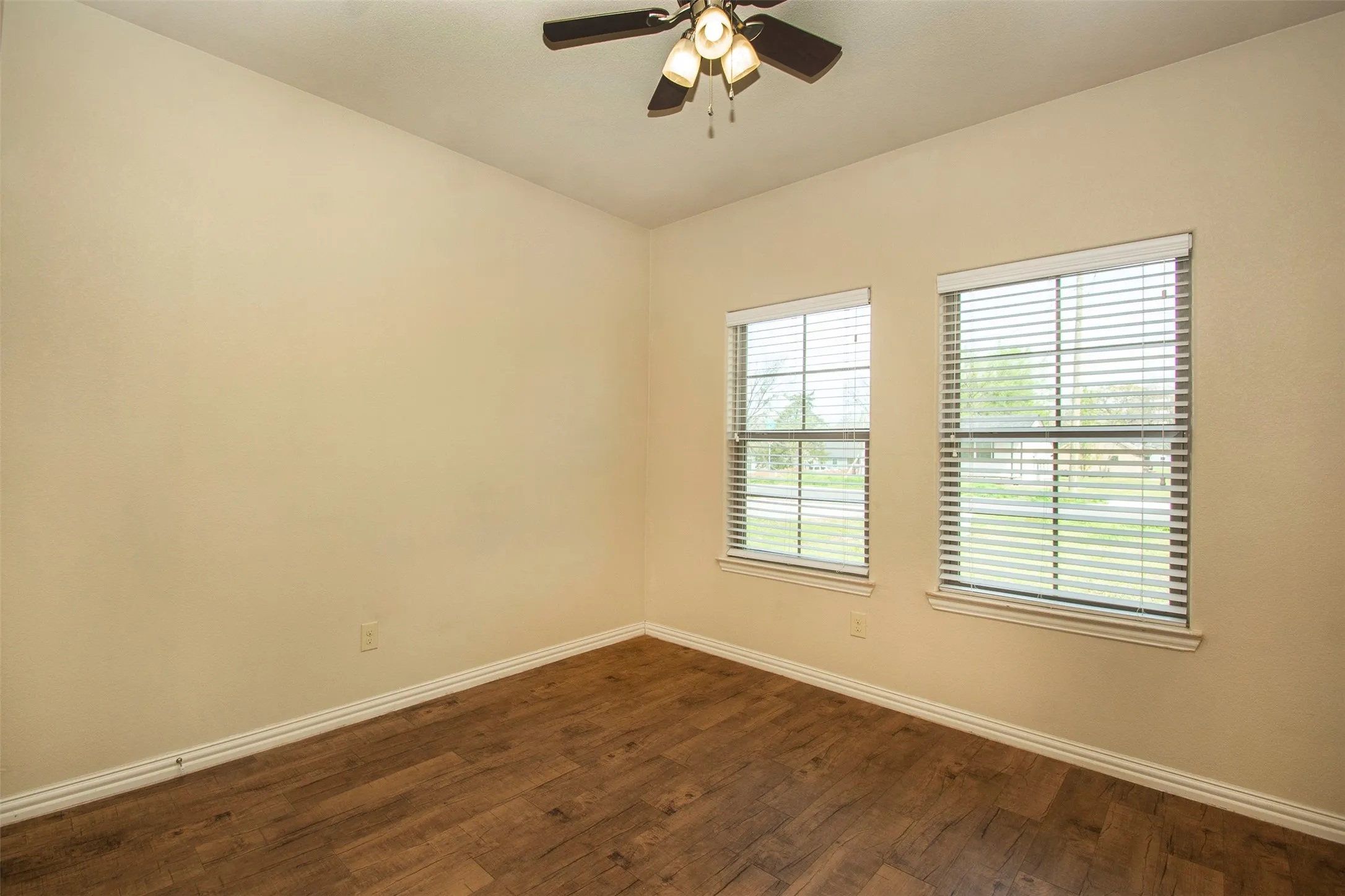 Single Family Residence For Rent in Grayson County , 700 E Bullock Street, Denison, Texas 75021, 3 Bedroom, 2 Bathroom, 2 Garage spaces, 1,320 Sqft, built in 2017, mls#21408554, Real Estate Agent in Denison, Homes For Rent in Grayson county, Homes For Rent in Denison, Realtor in Denison Texas, Real Estate Brokerage Independent Realty Texas, Luminita Cordes Realtor
